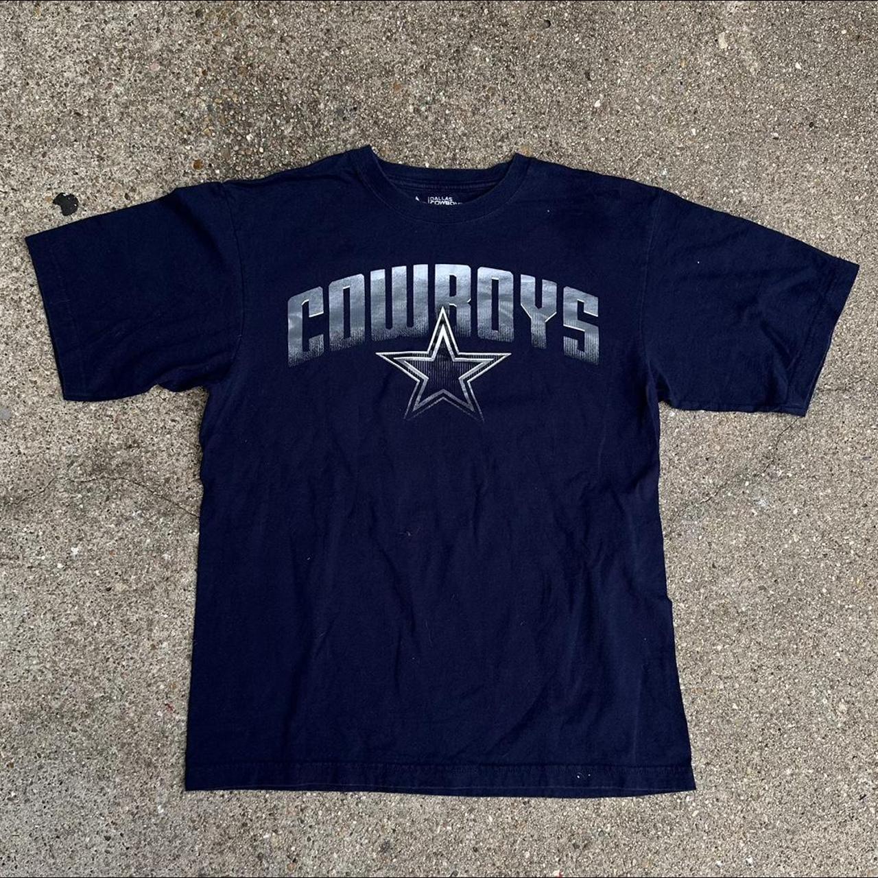 Navy Dallas Cowboys shirt! The front has a cute - Depop