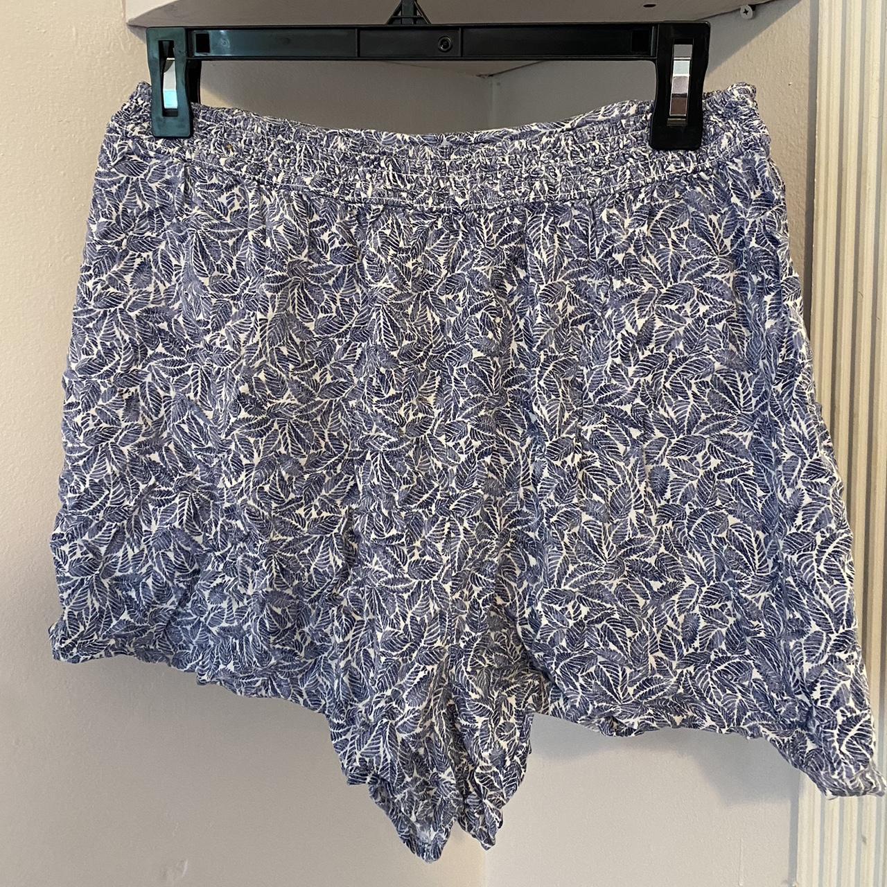 Light and airy shorts perfect for summer 🥰 Worn once... - Depop