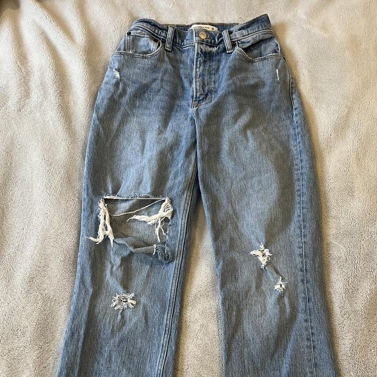 abercrombie jeans size 24”/00 short the 90’s... - Depop