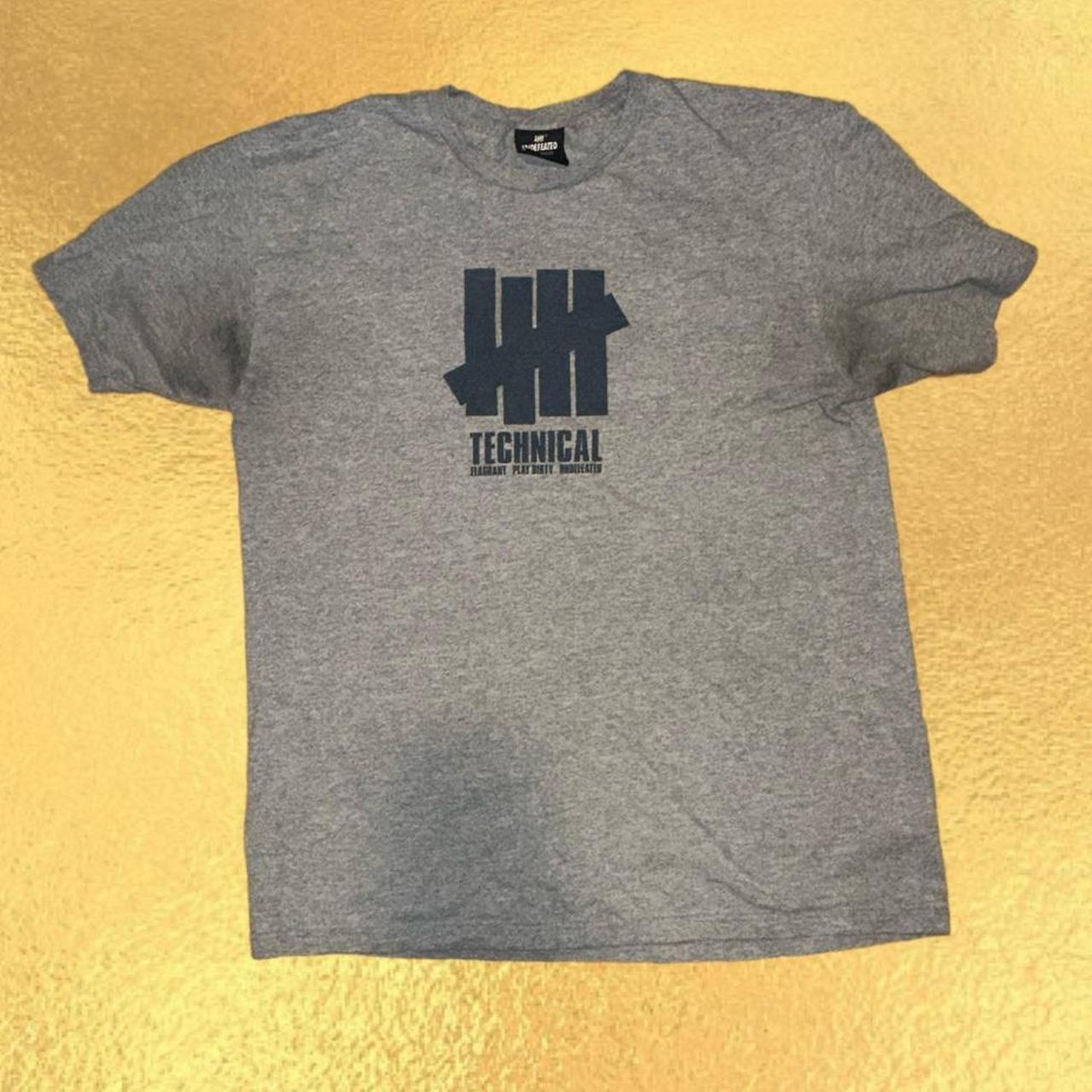 【UNDEFEATED】UNDEFEATED LEAGUE SHOOTER SHIRT UNDEFEATED | UNDEFEATED Summer 2025 Tops Drop 1 available