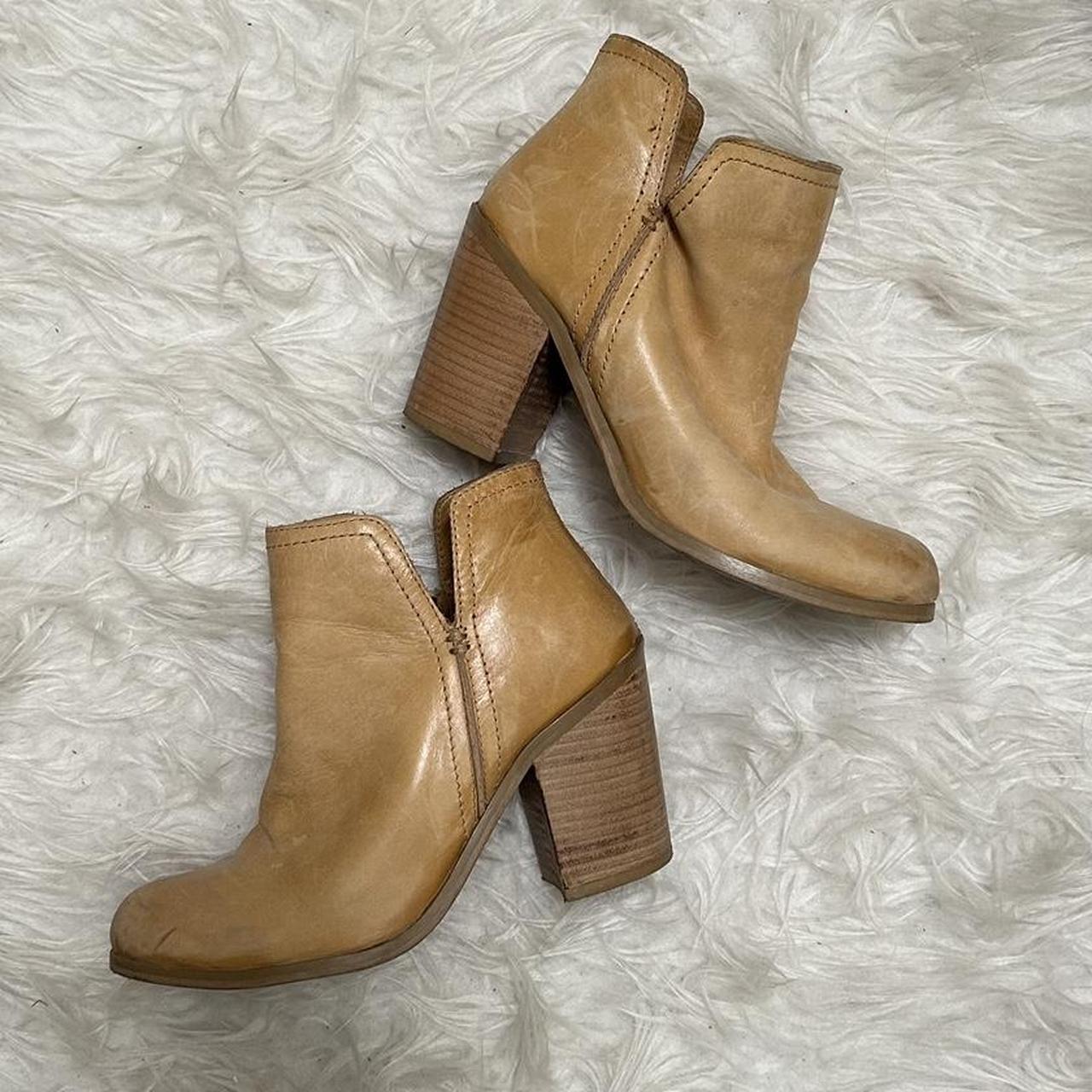 Kenneth cole store women's ankle boots