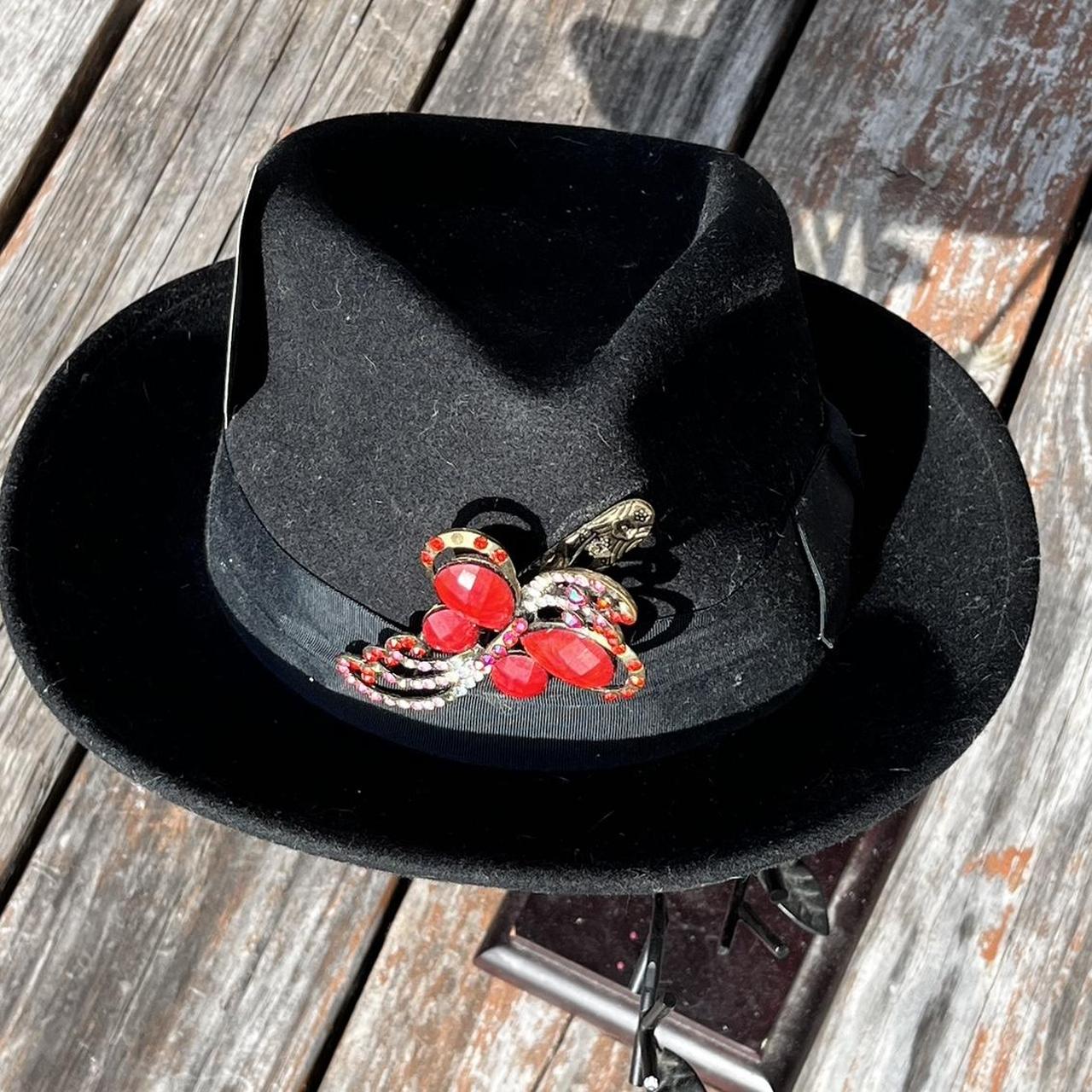 Country Gentleman Women's Black and Red Hat