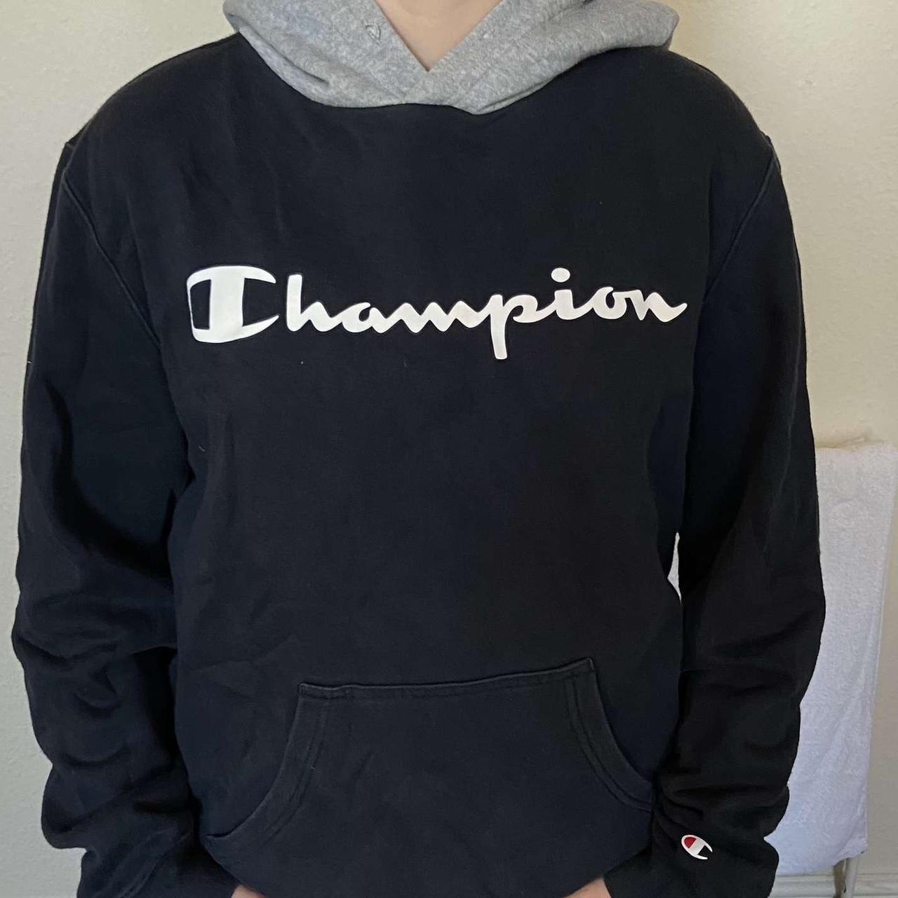 Champion hoodie small - Depop