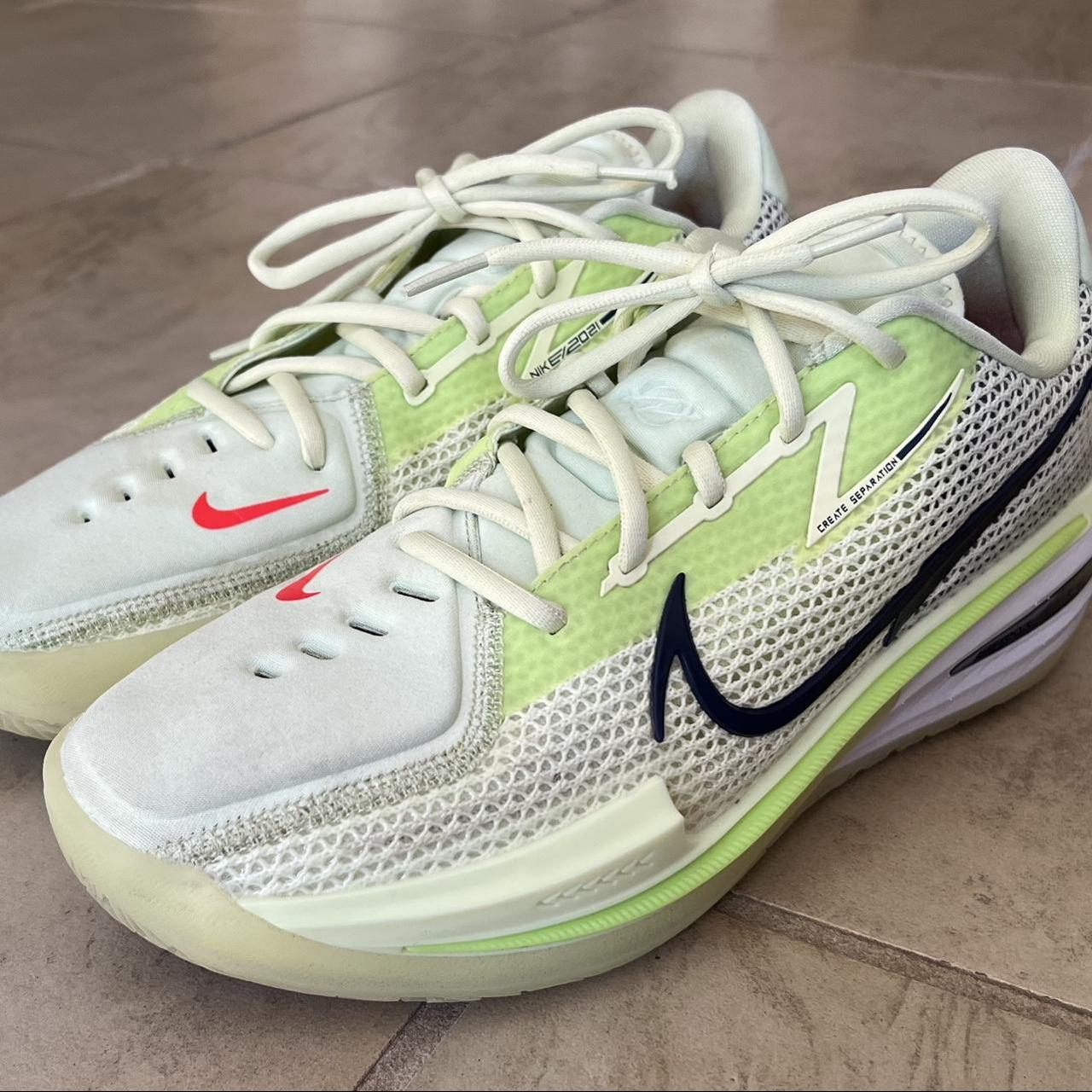 mcarthur glen nike shoes