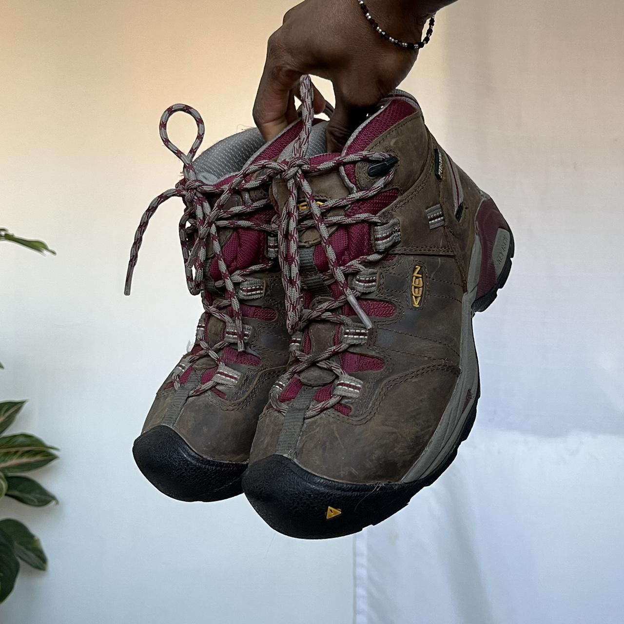 keen dry waterproof hiking boots