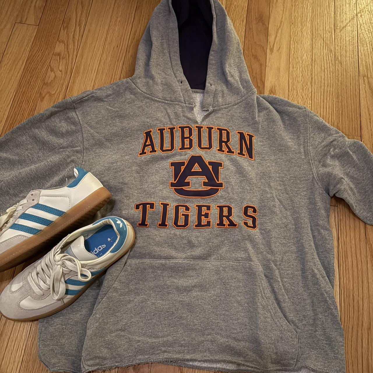 item listed by ellyrose9