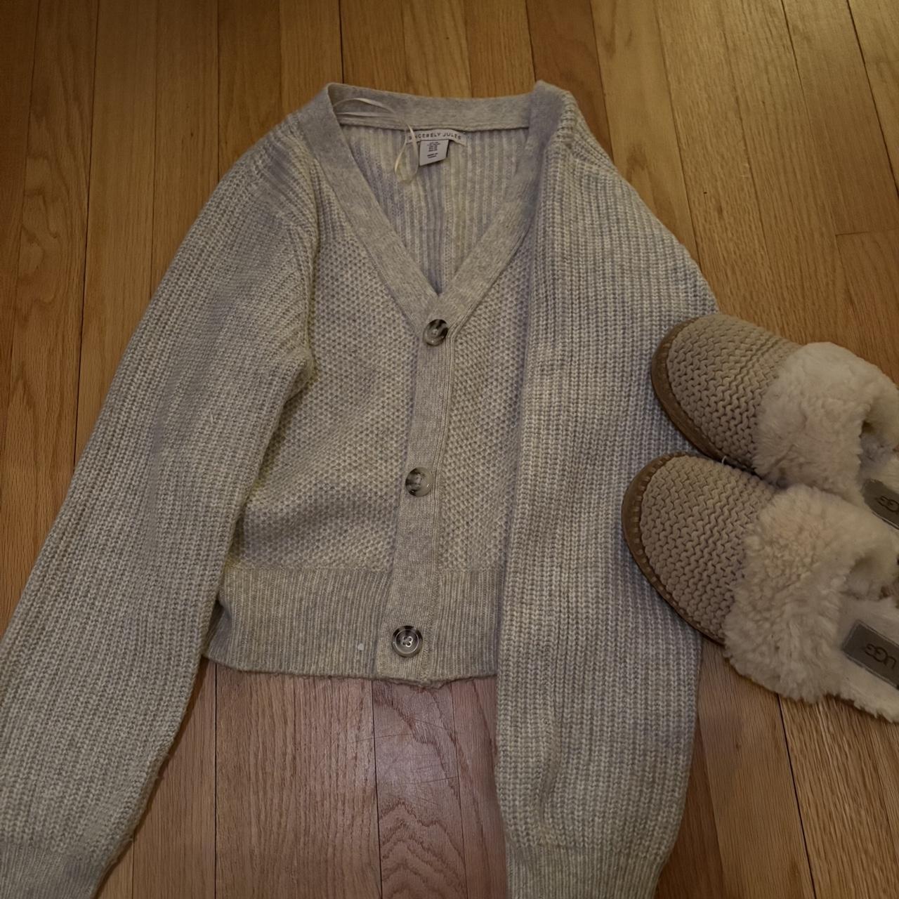 item listed by ellyrose9