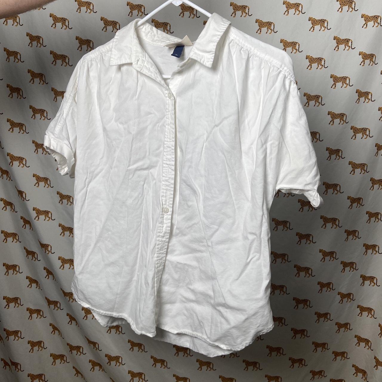 Universal Thread short sleeve button down Really... - Depop