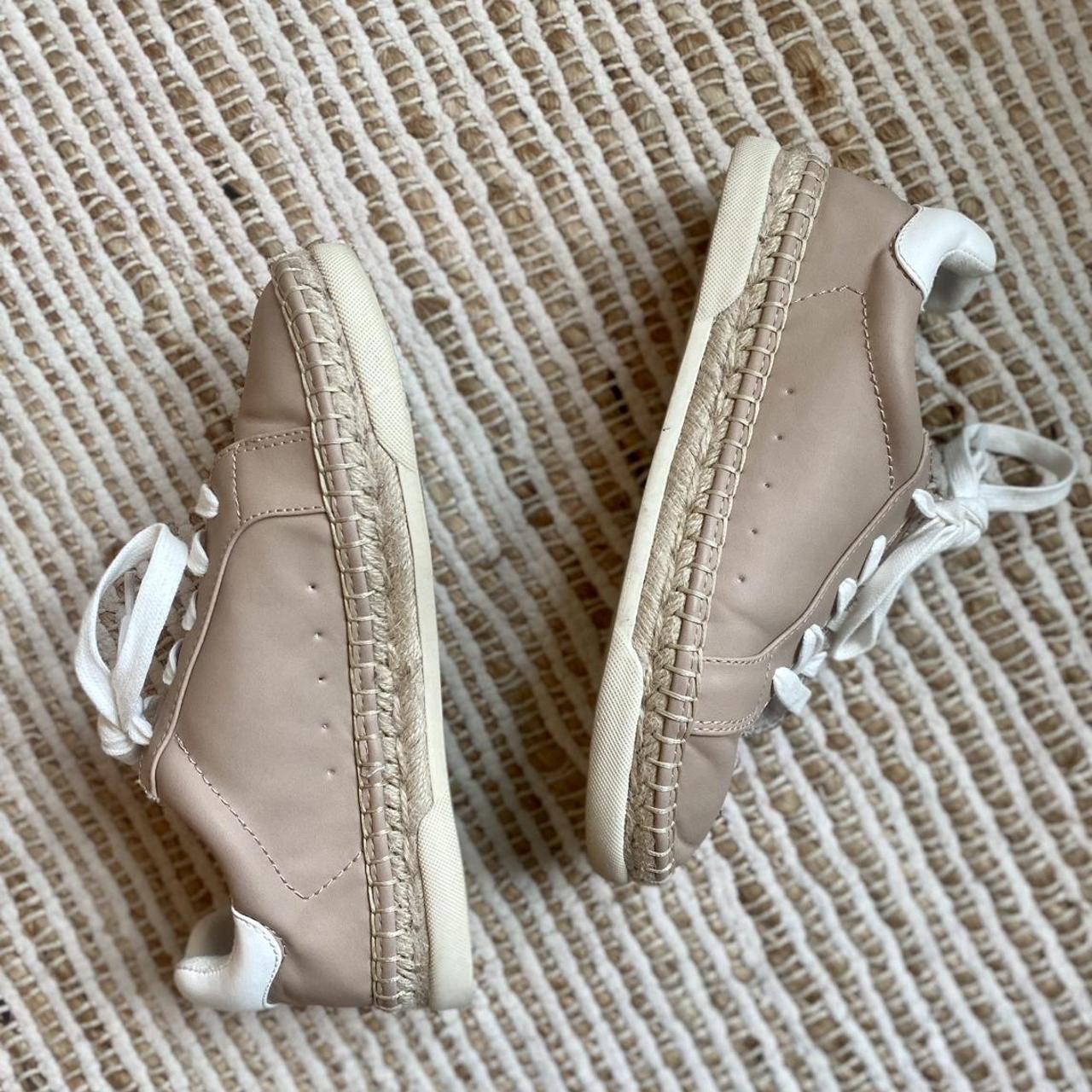 Universal Thread Women's Tan and White Trainers (4)