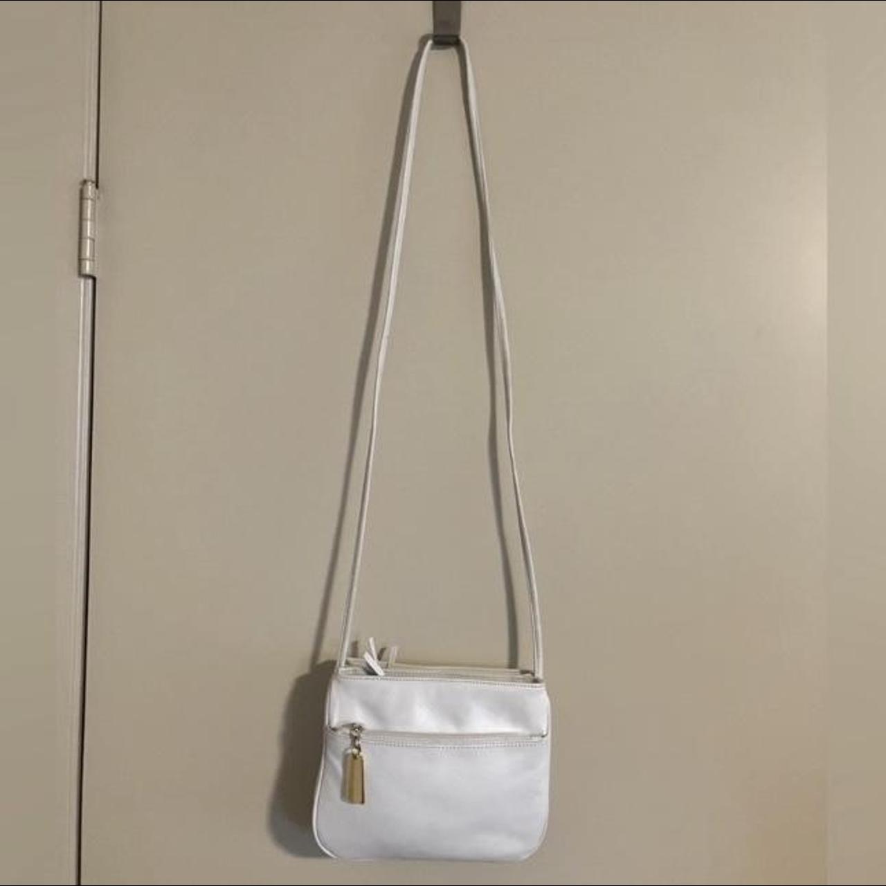 This Giani Bernini Leather Crossbody Shoulder Bag is - Depop