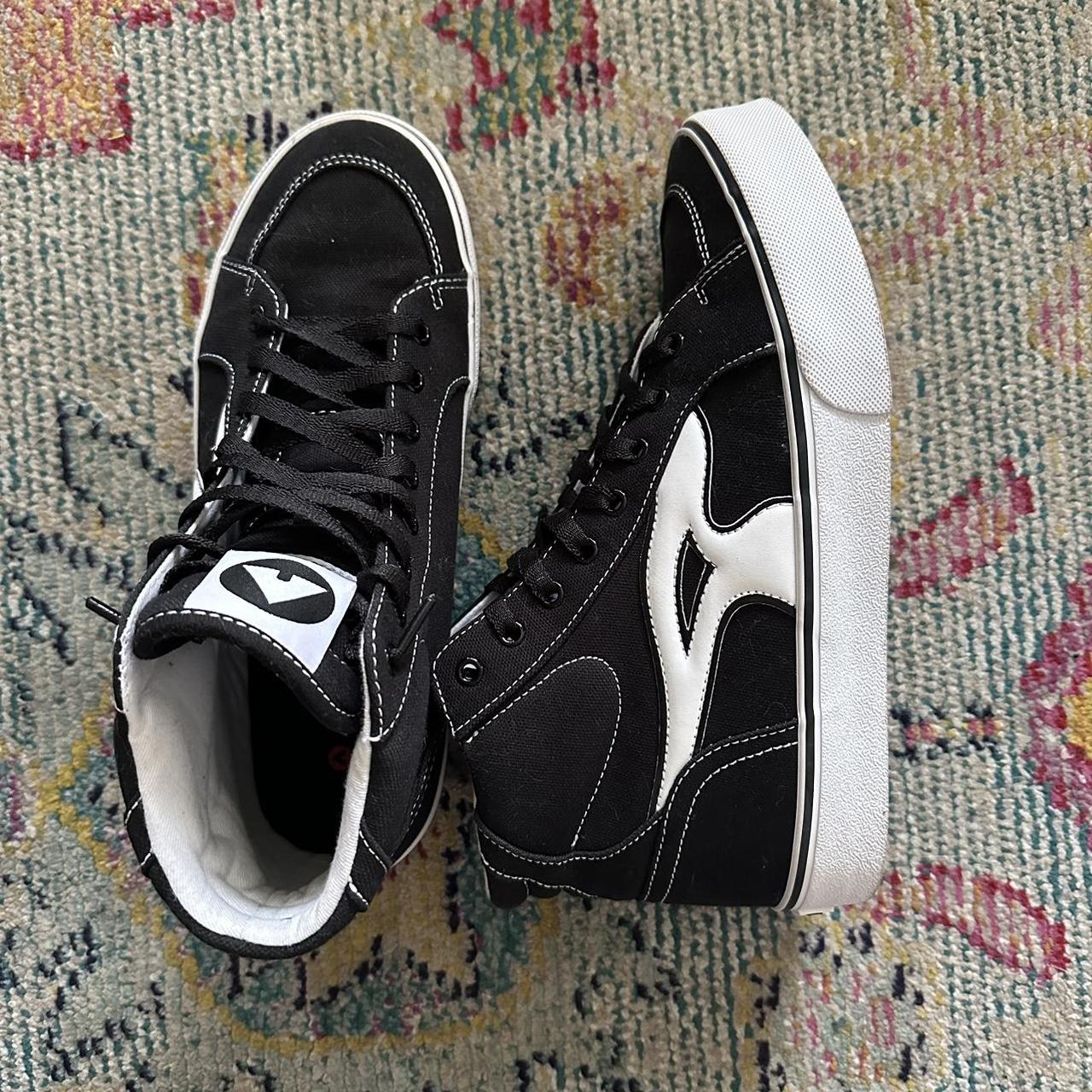 black airwalk trainers
