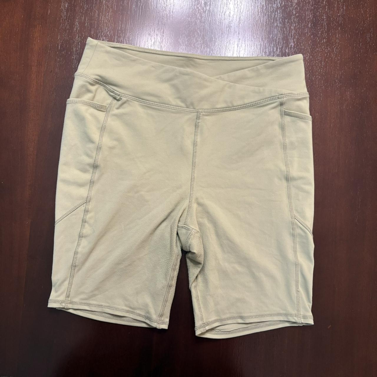 item listed by elianasfits