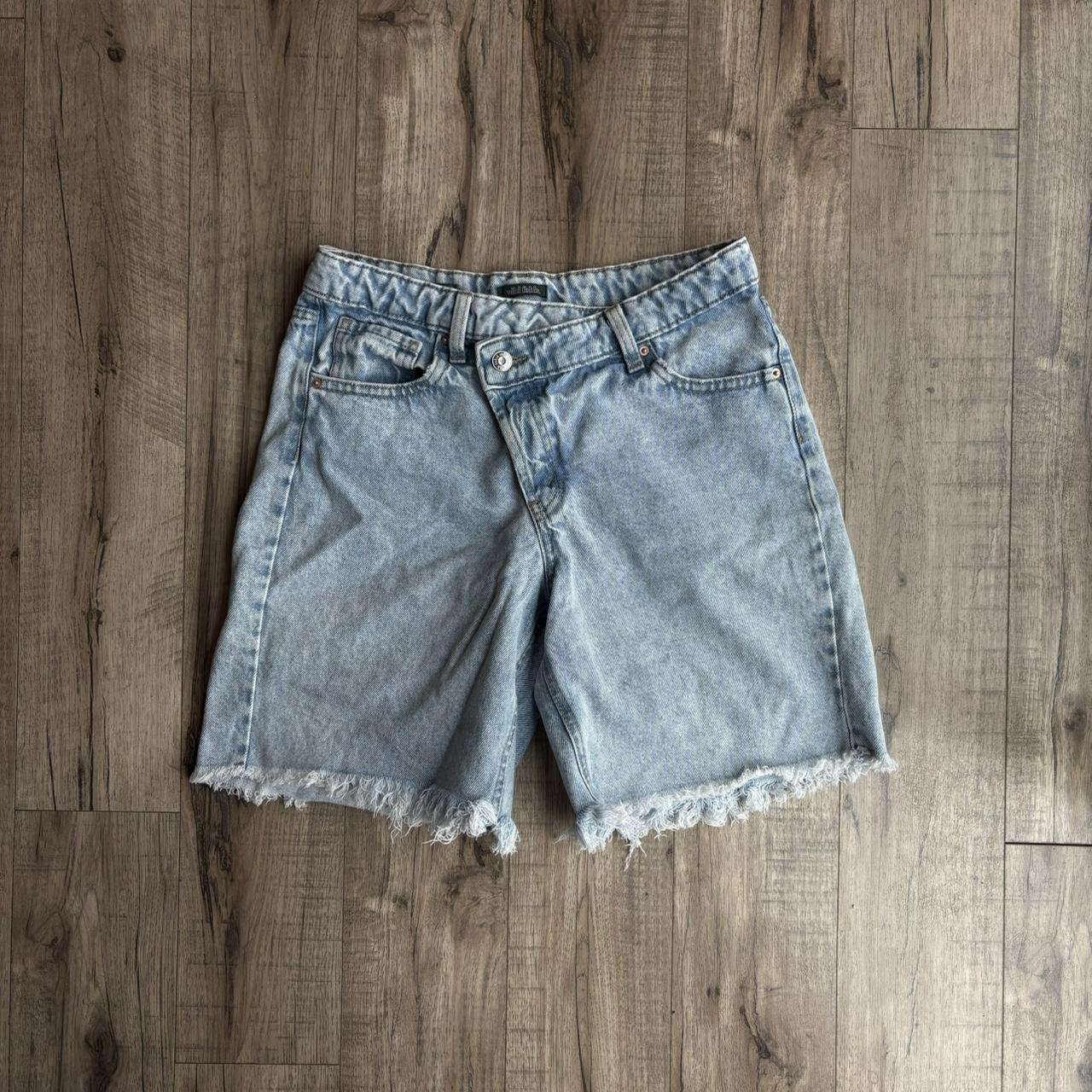 item listed by elianasfits