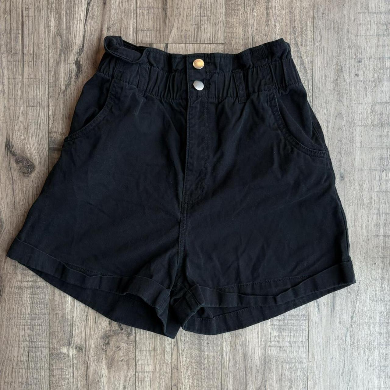 item listed by elianasfits