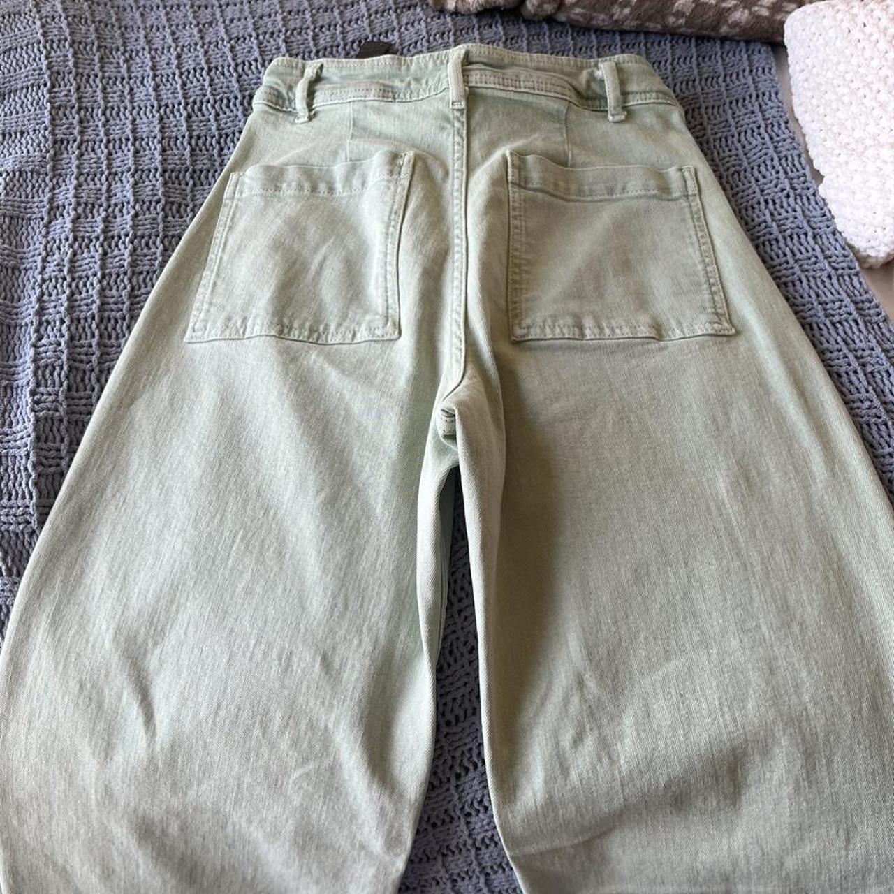Zara Women's Green Trousers Depop