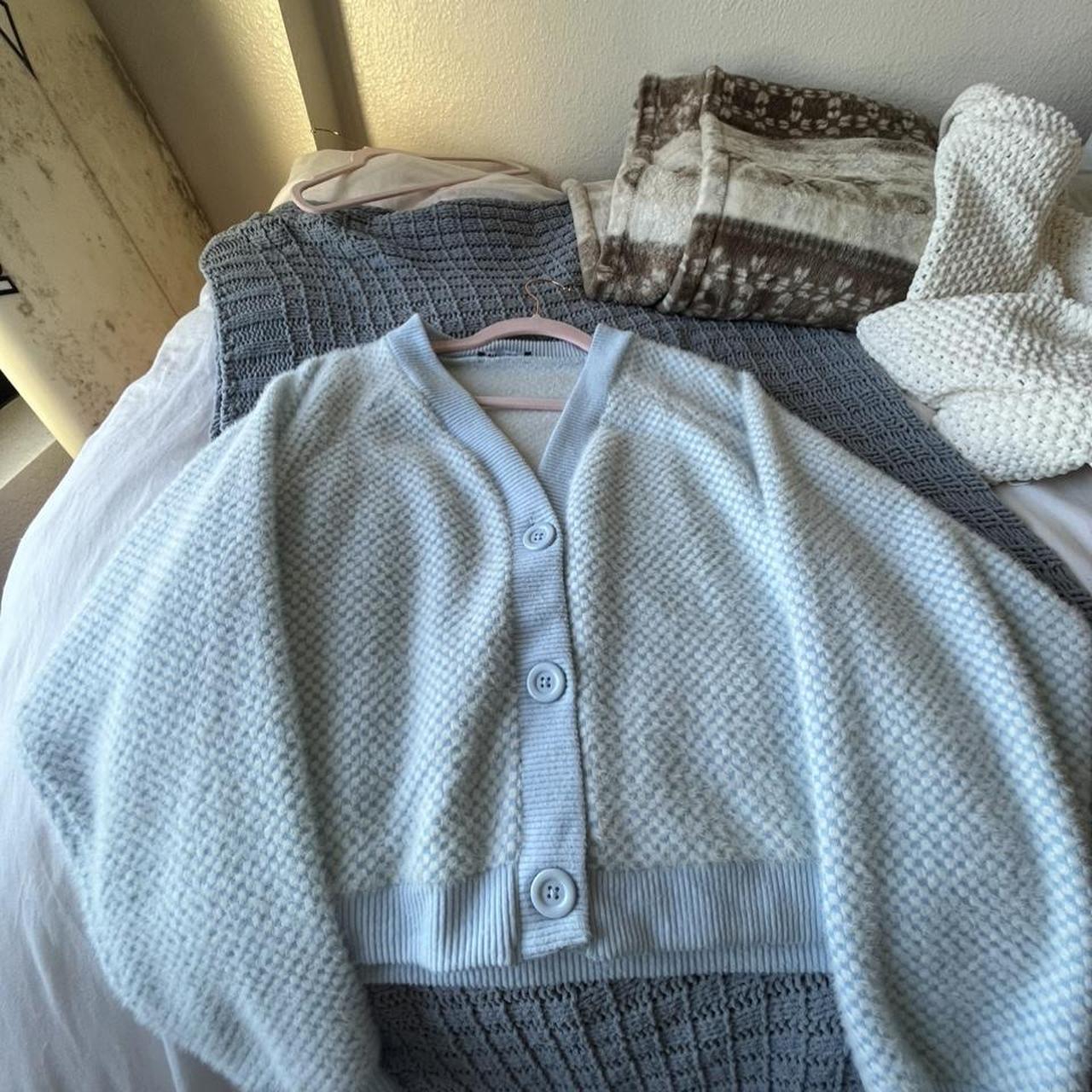 Zara Women's Blue and White Jumper Depop