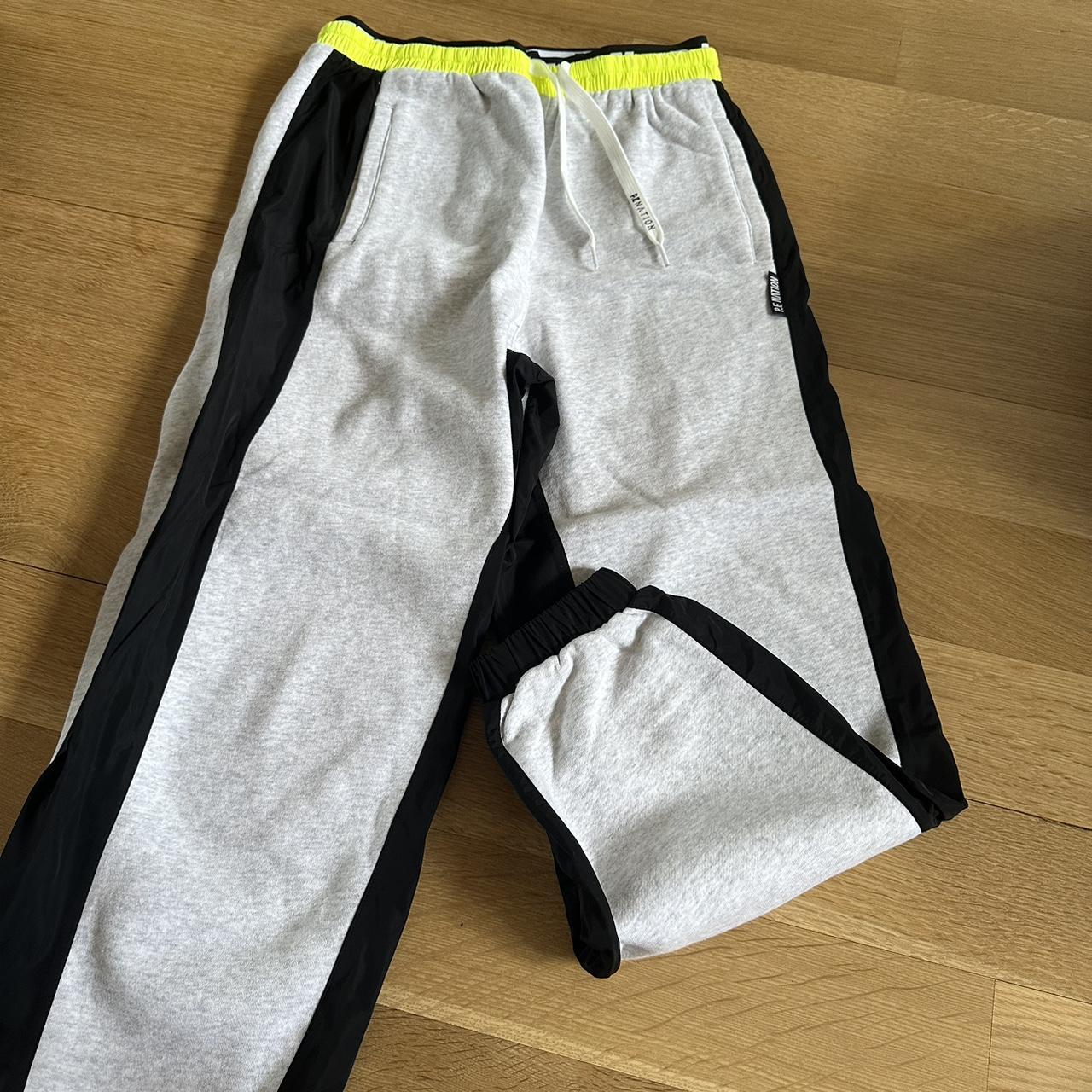 Size small Y2K track pants ⭐️ really nice suede - Depop