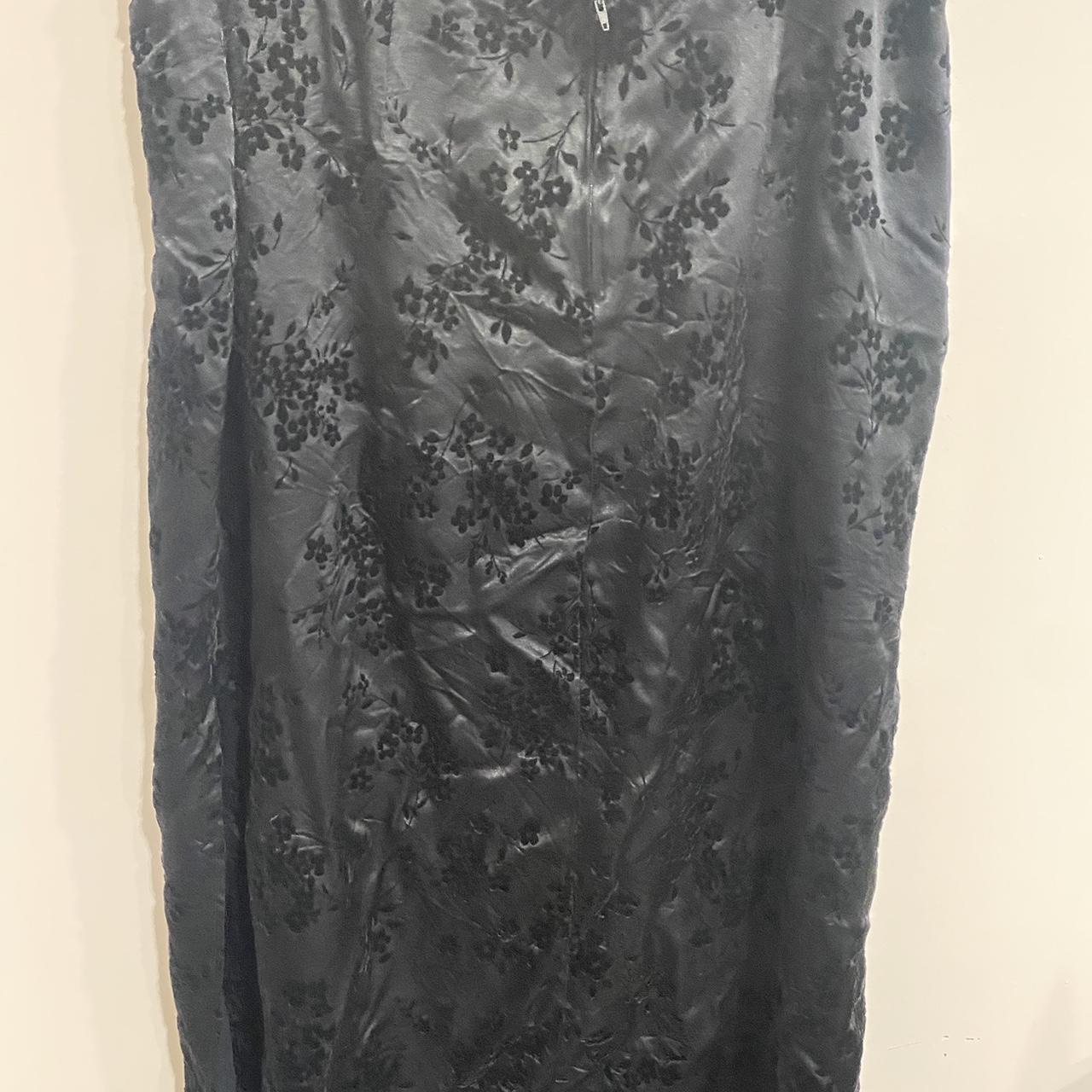 🥀 vintage 90’s maxi skirt.🥀 🥀🥀 silk with velvet... - Depop