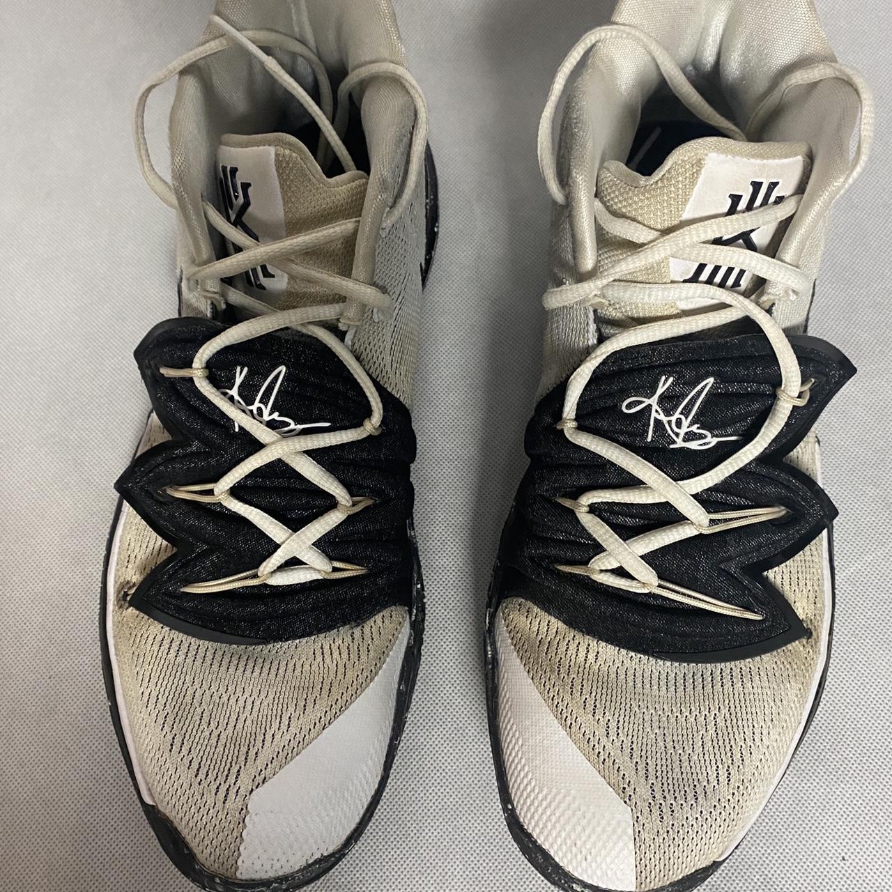 Kyrie irving hot sale oreo shoes