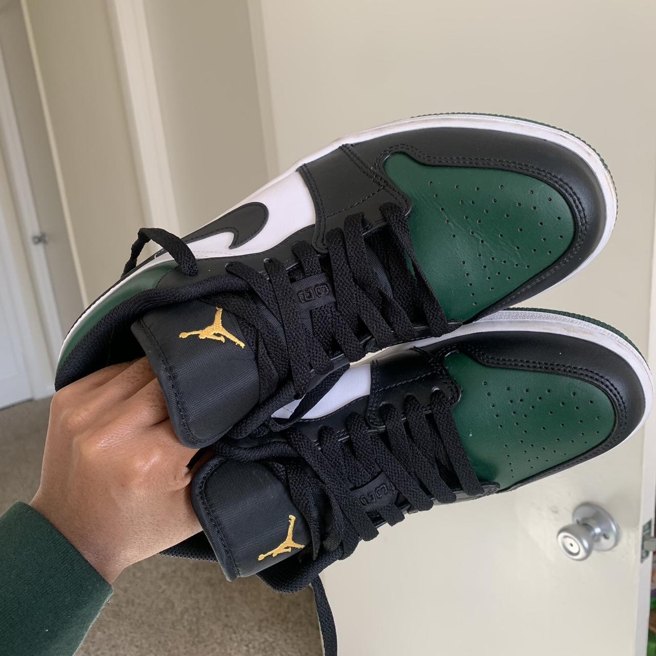 Jordan Men's Black and Green Trainers | Depop