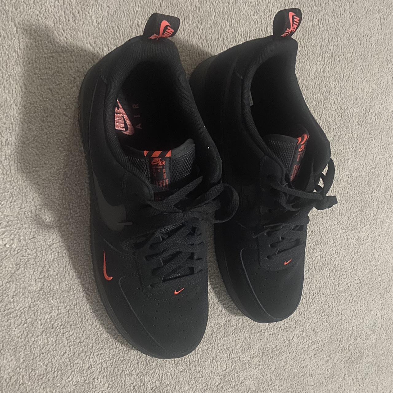 Crimson Air Force Lv8 07 Black Nike Air Force '07 LV8 Black/black