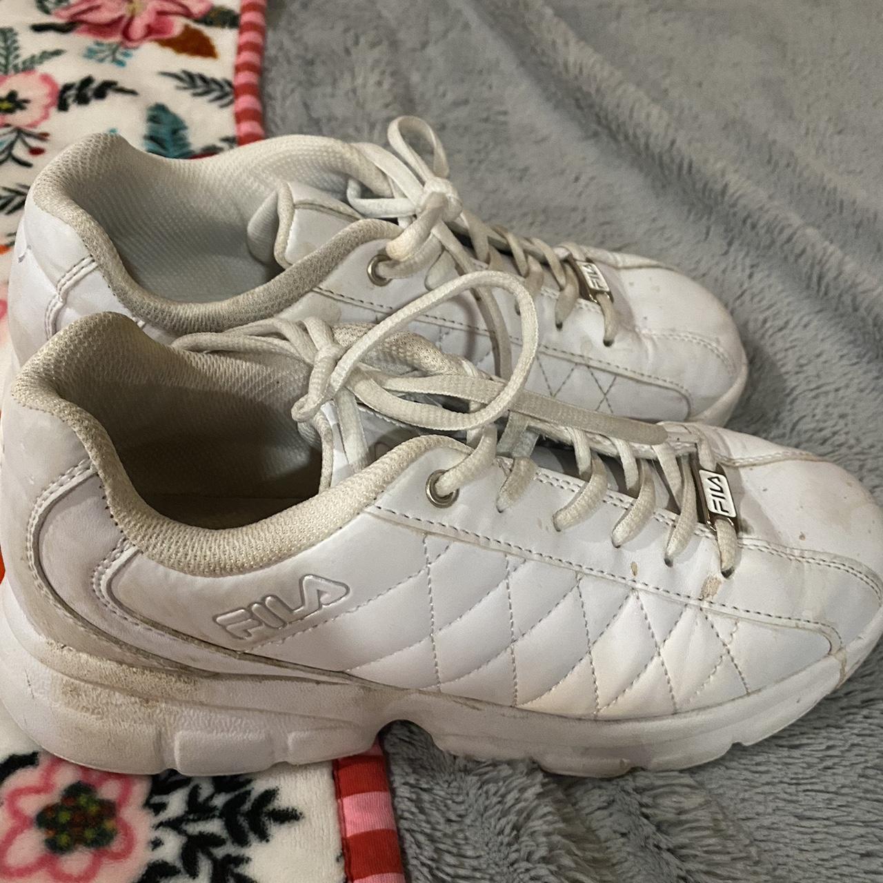 fila women's white sneakers