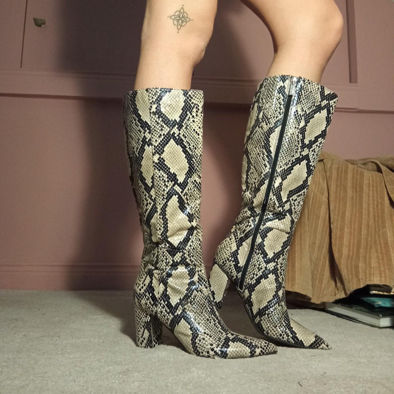 Guess fashion snakeskin boots