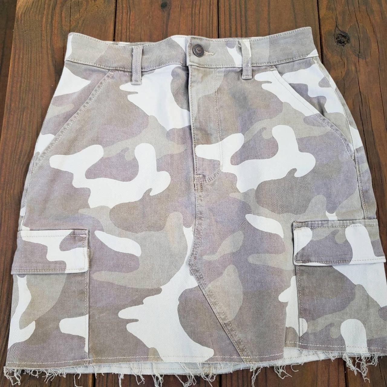 hollister camo skirt