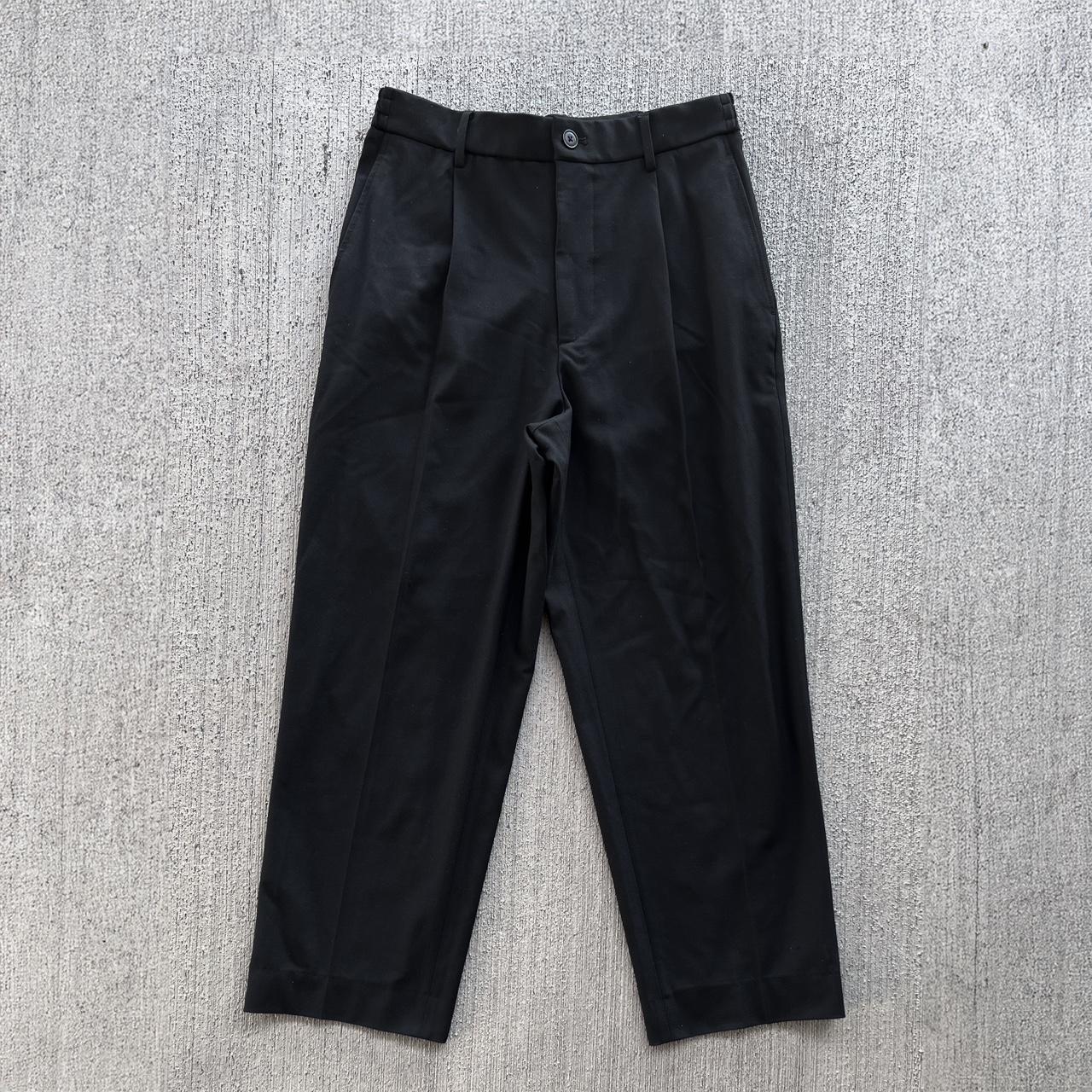 Black Uniqlo Pleated Pants Stretch waist 30-32 27”... - Depop