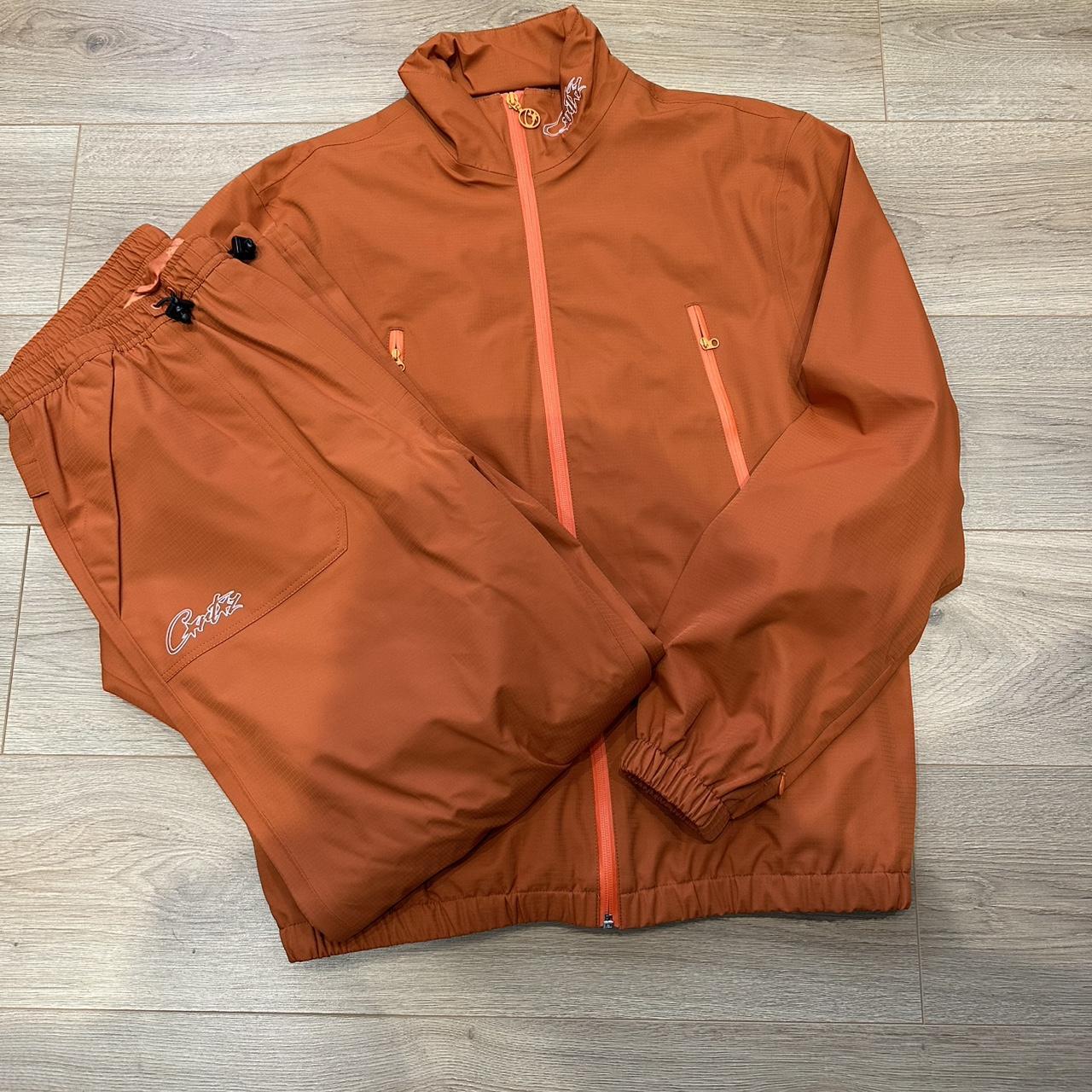 item listed by tobiasfromtrends