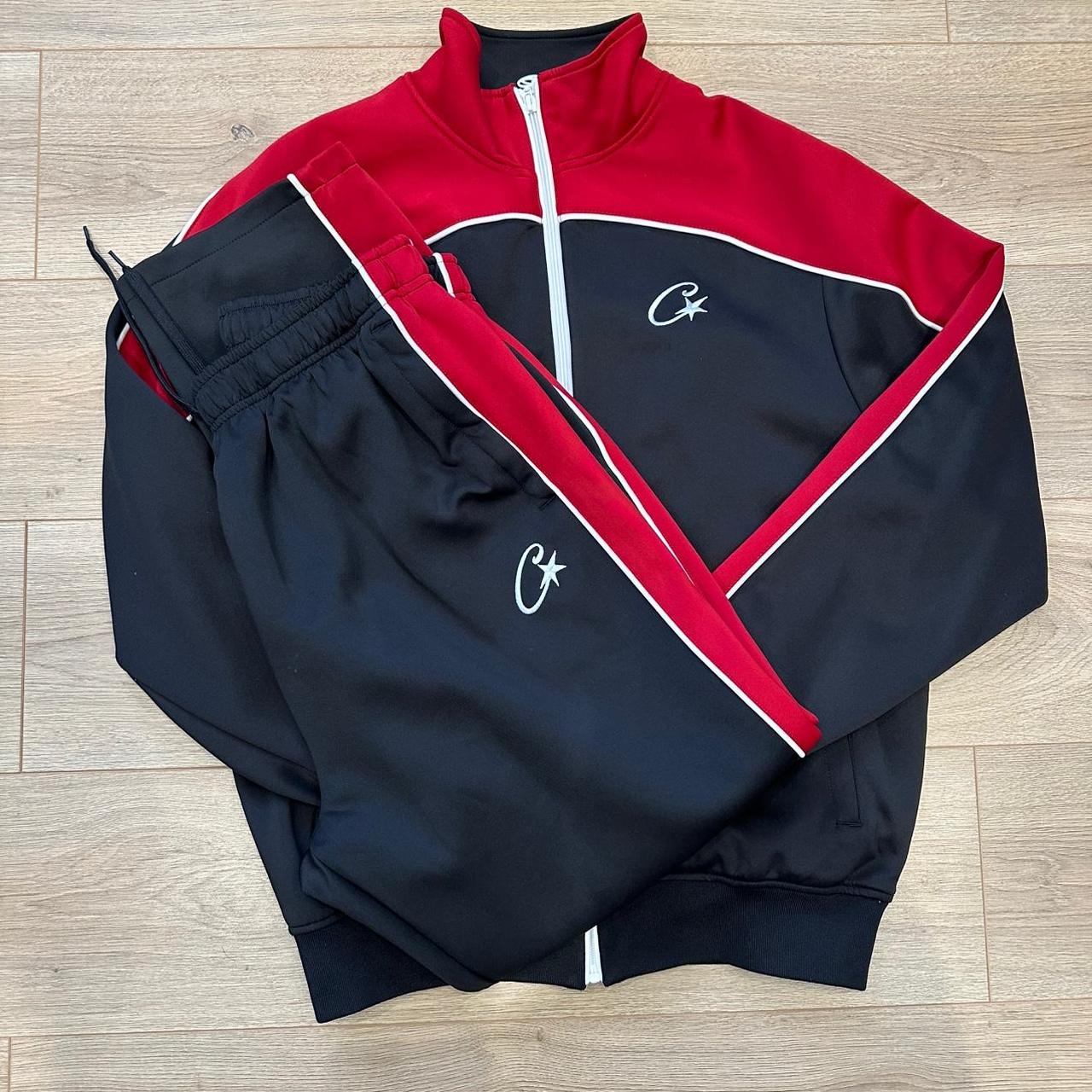 item listed by tobiasfromtrends
