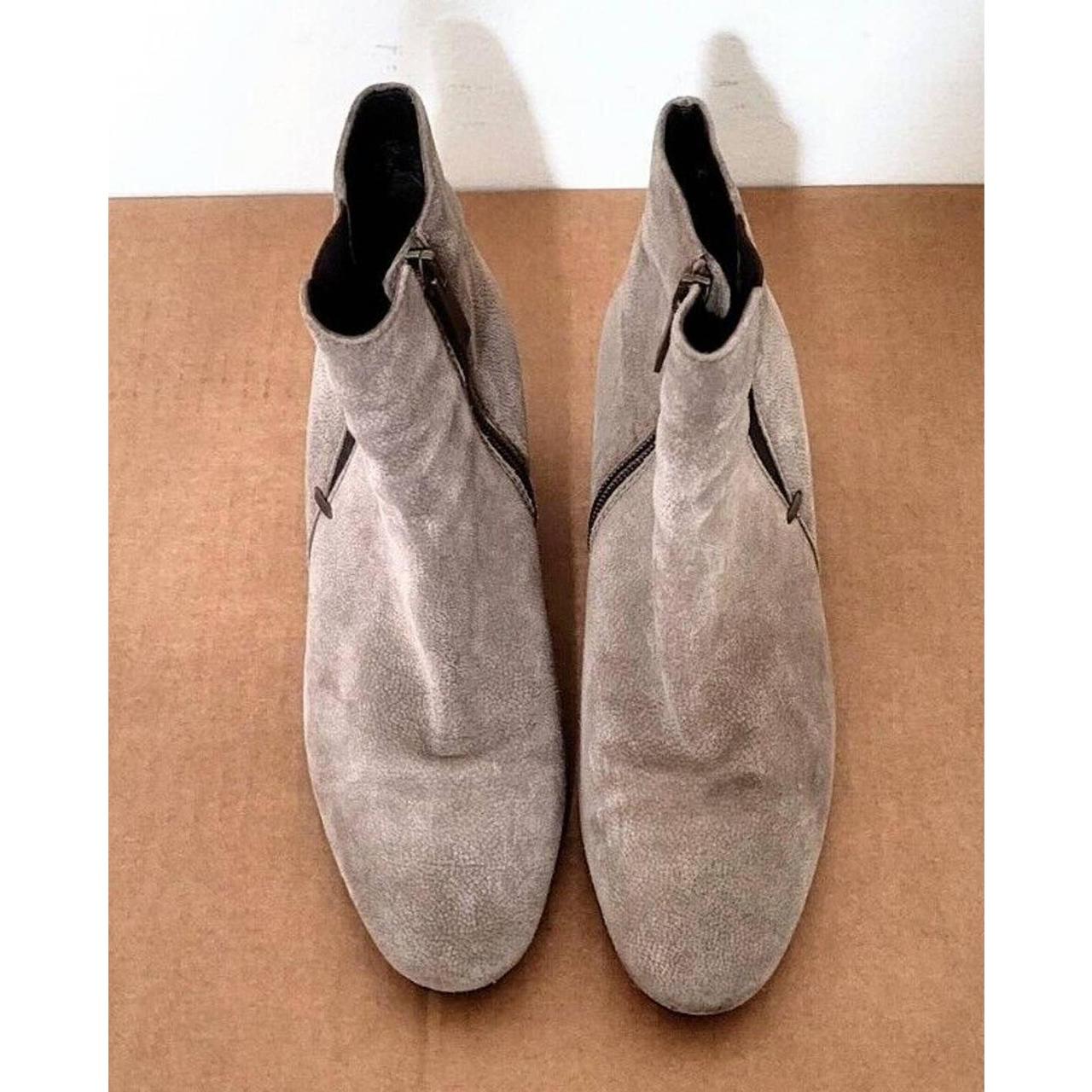 Aquatalia Faylynn Weatherproof Taupe Pebbled Suede Depop