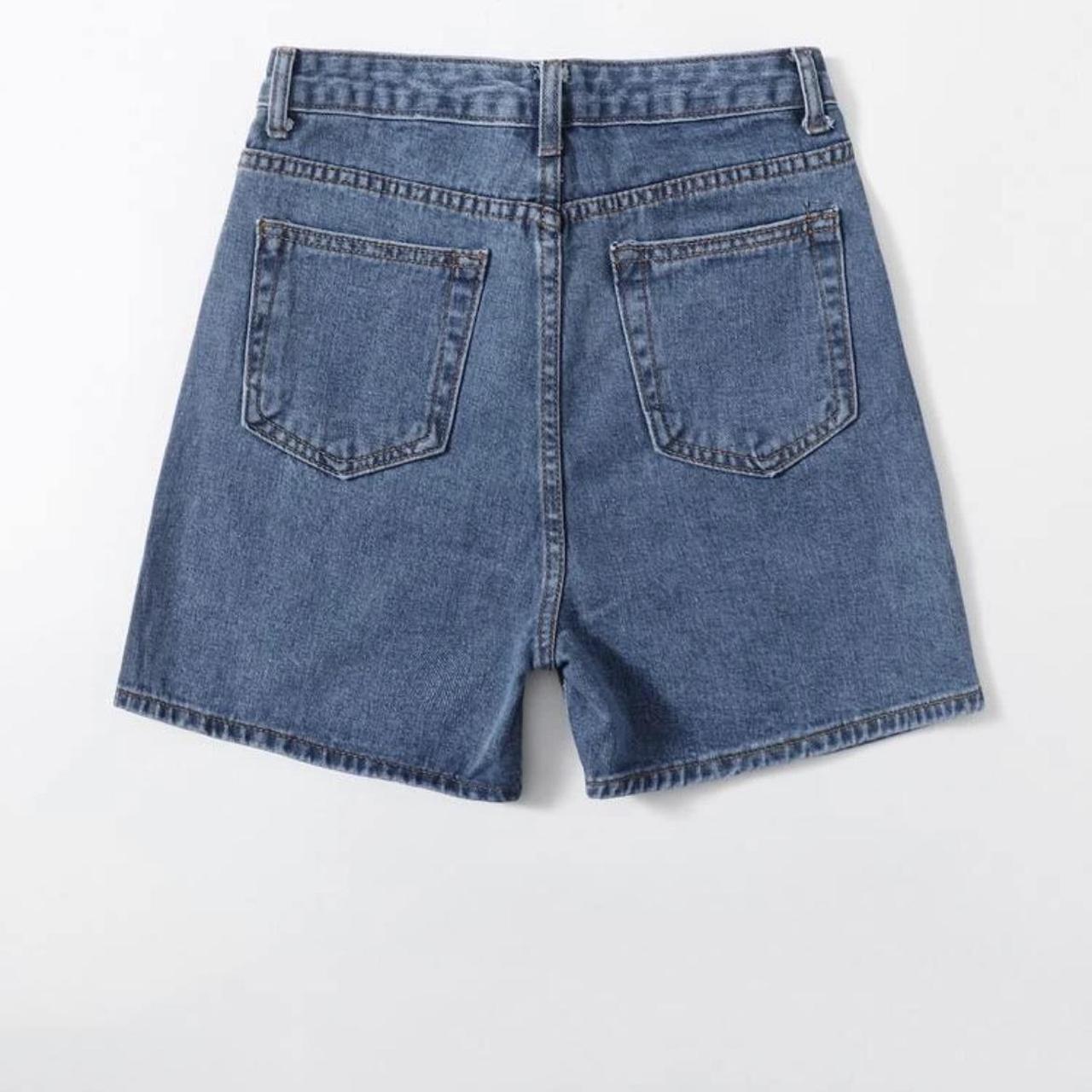🖤.°• medium/dark wash jean shorts! .°•. • perfect... - Depop
