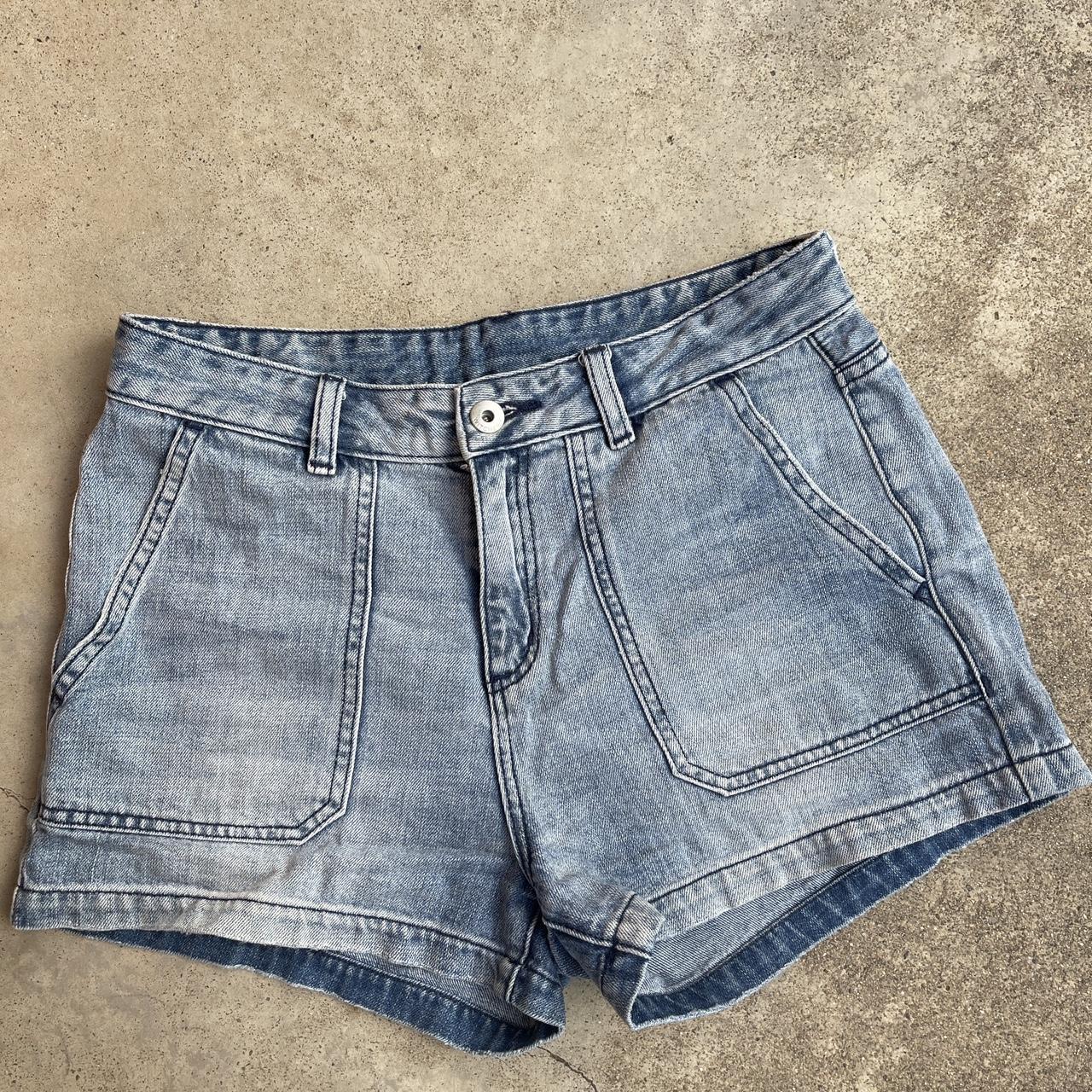 Witchery Denim Shorts Size 6 but will fit a size 8 - Depop