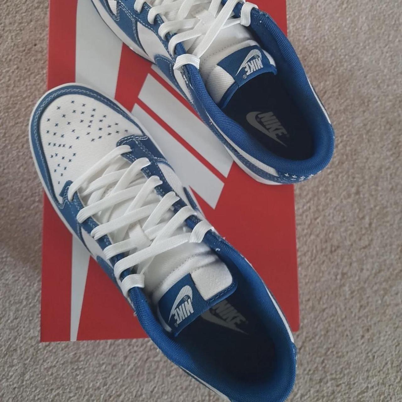 Nike Men's Blue and White Trainers | Depop