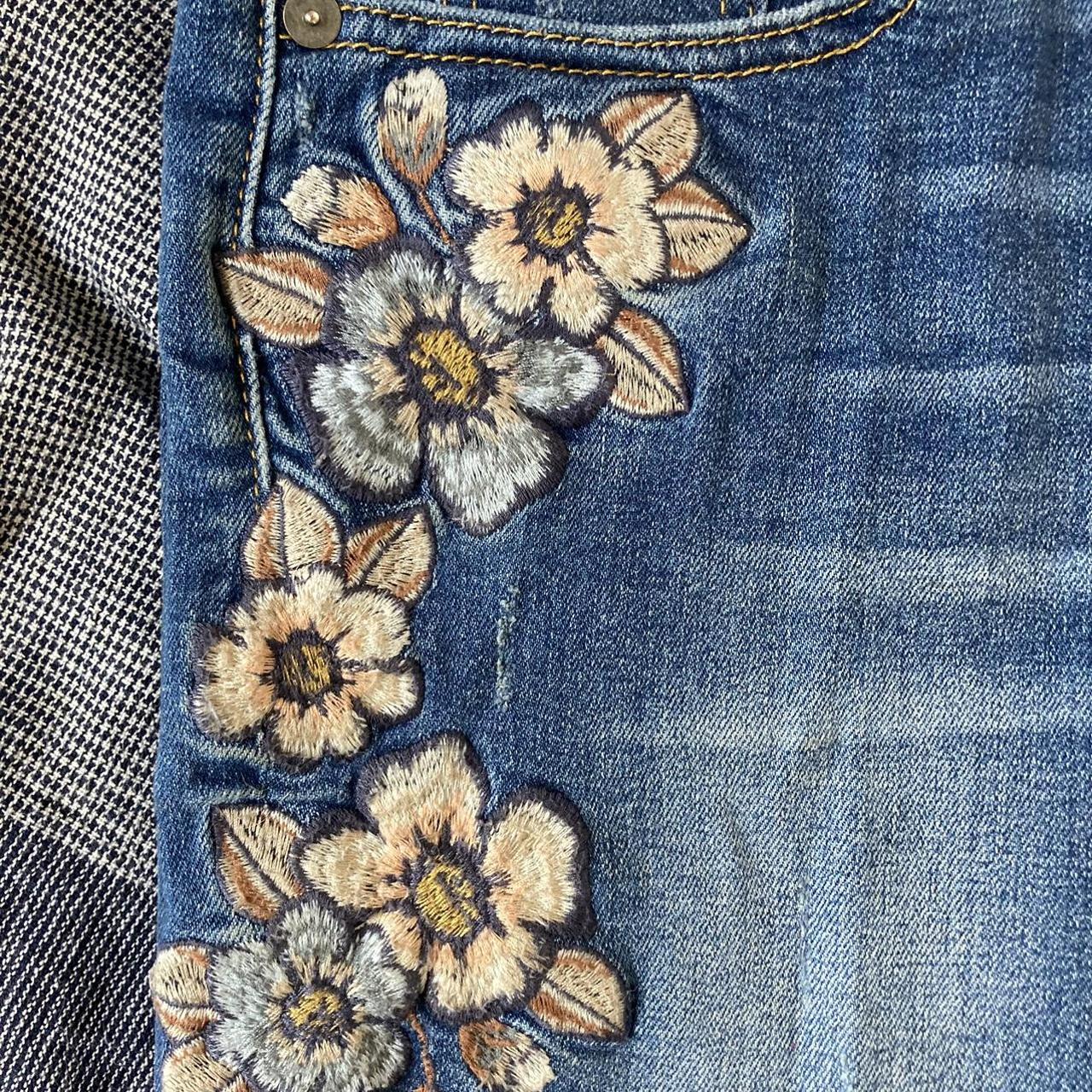 Miss Me Floral Jeans ADORABLE miss me skinny ankle... - Depop