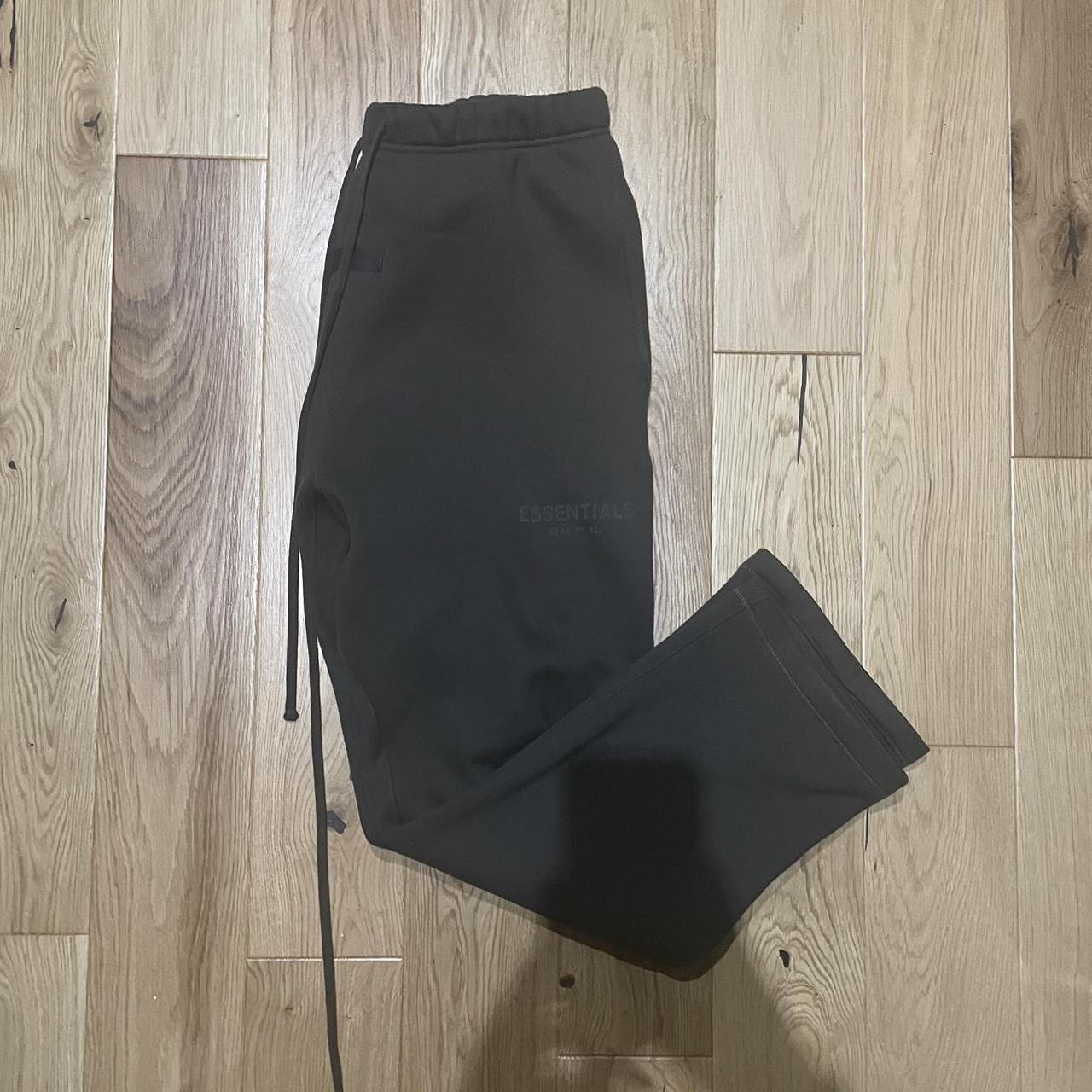 ESSENTIALS RELAXED SWEATPANTS 🚤 USED, SLIGHT... - Depop