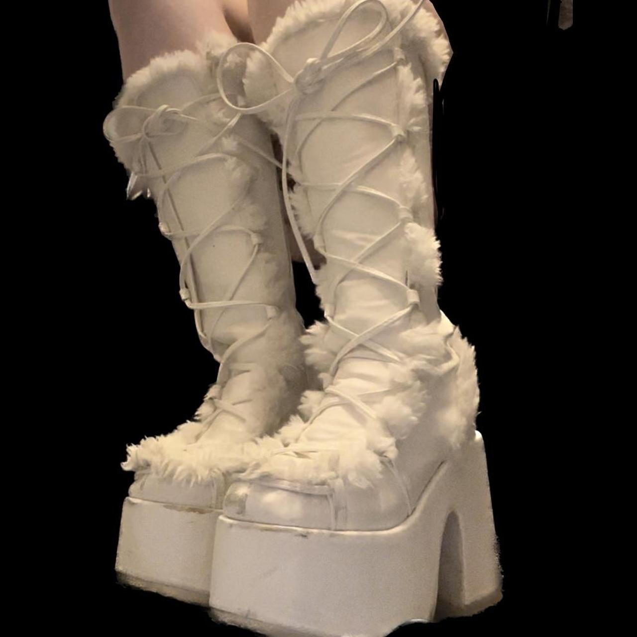 demonia camel 311 white