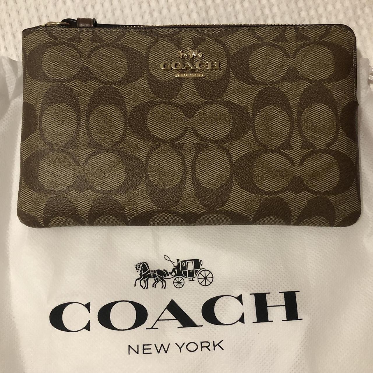 Selling a coach bag, brand 2024 new never used.