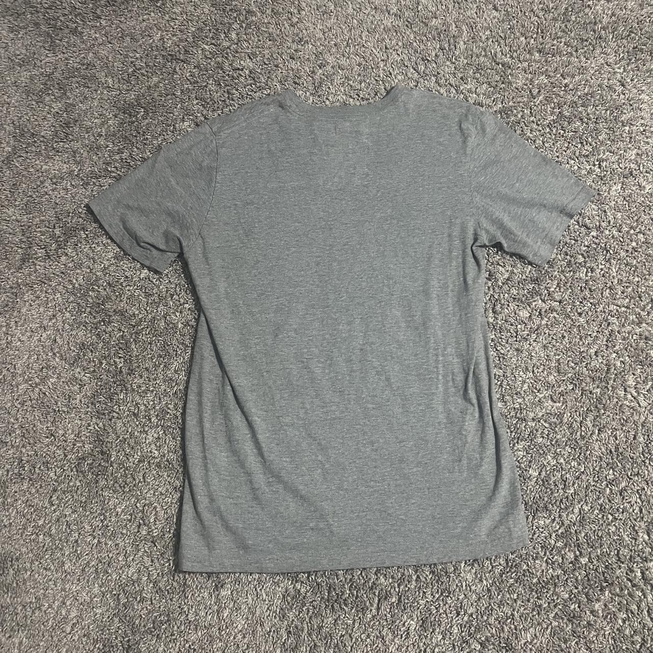 mens grey nike shirt