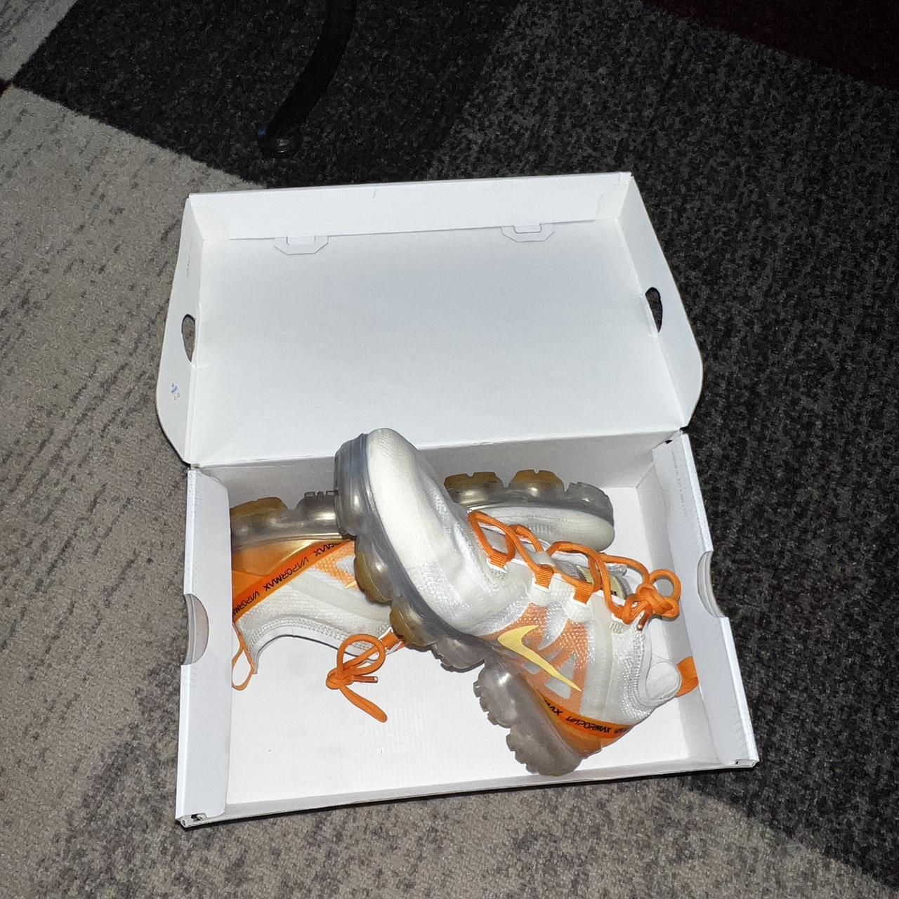 nike vapormax white orange