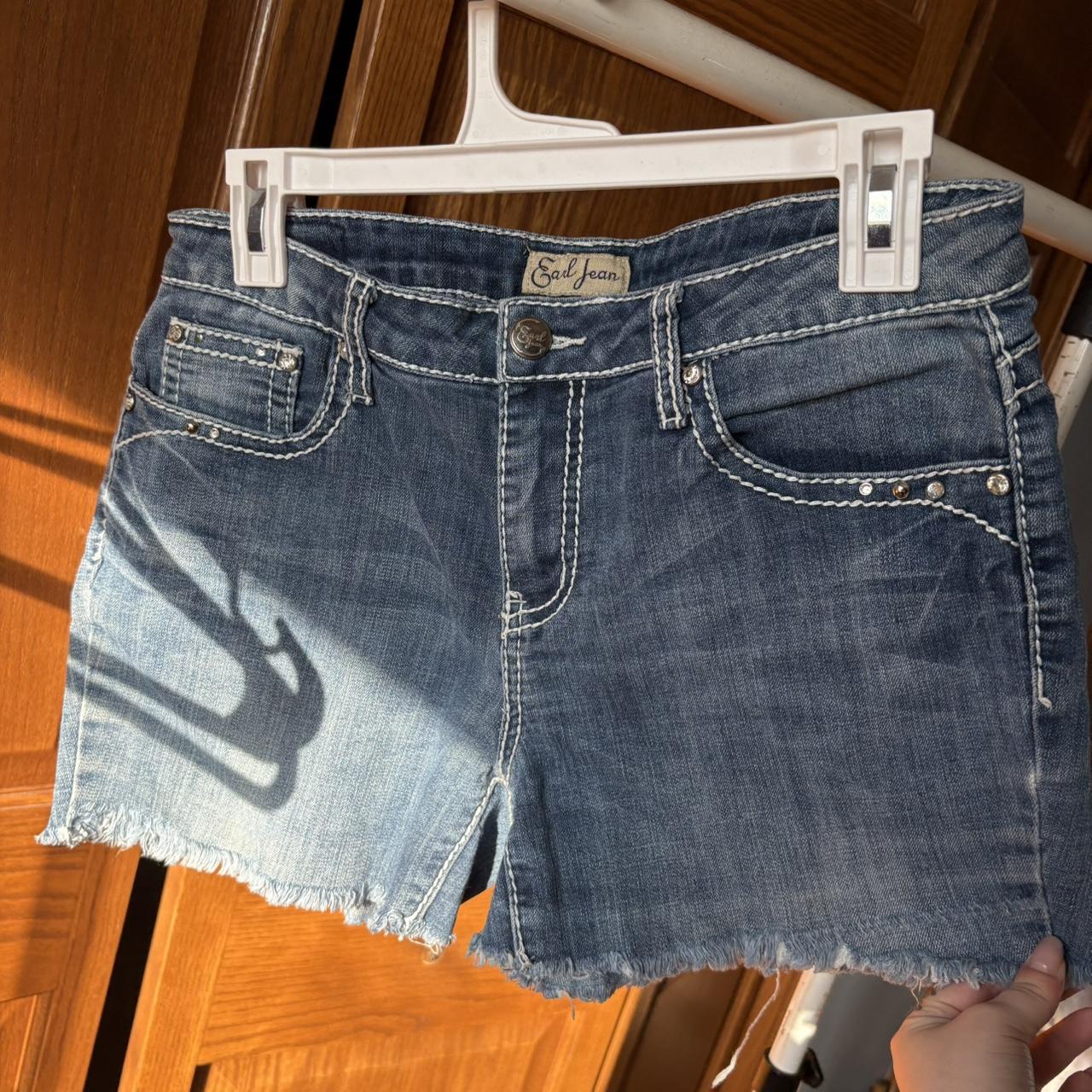 item listed by velvetcokeee
