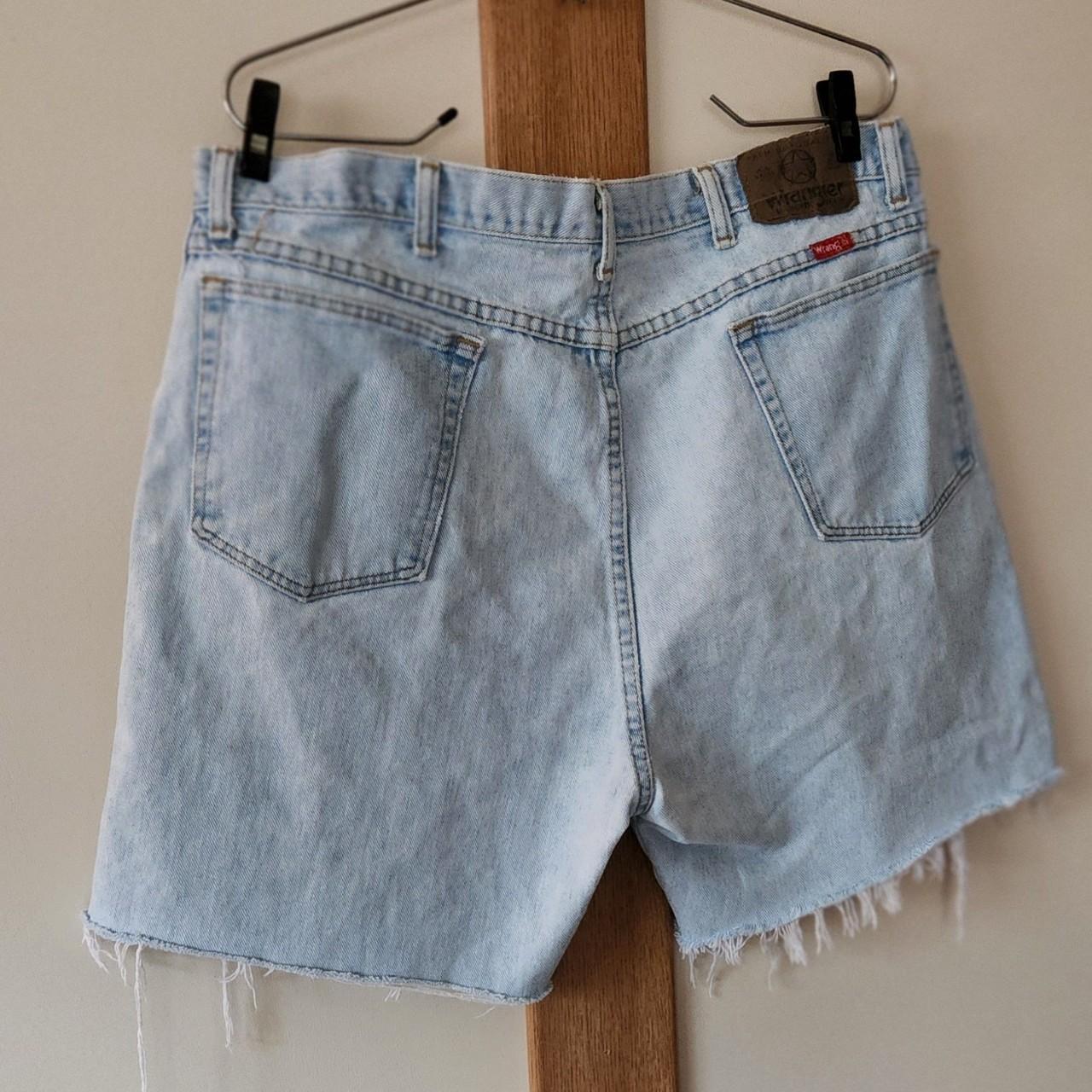 Long line light wash wrangler shorts Size 40... - Depop