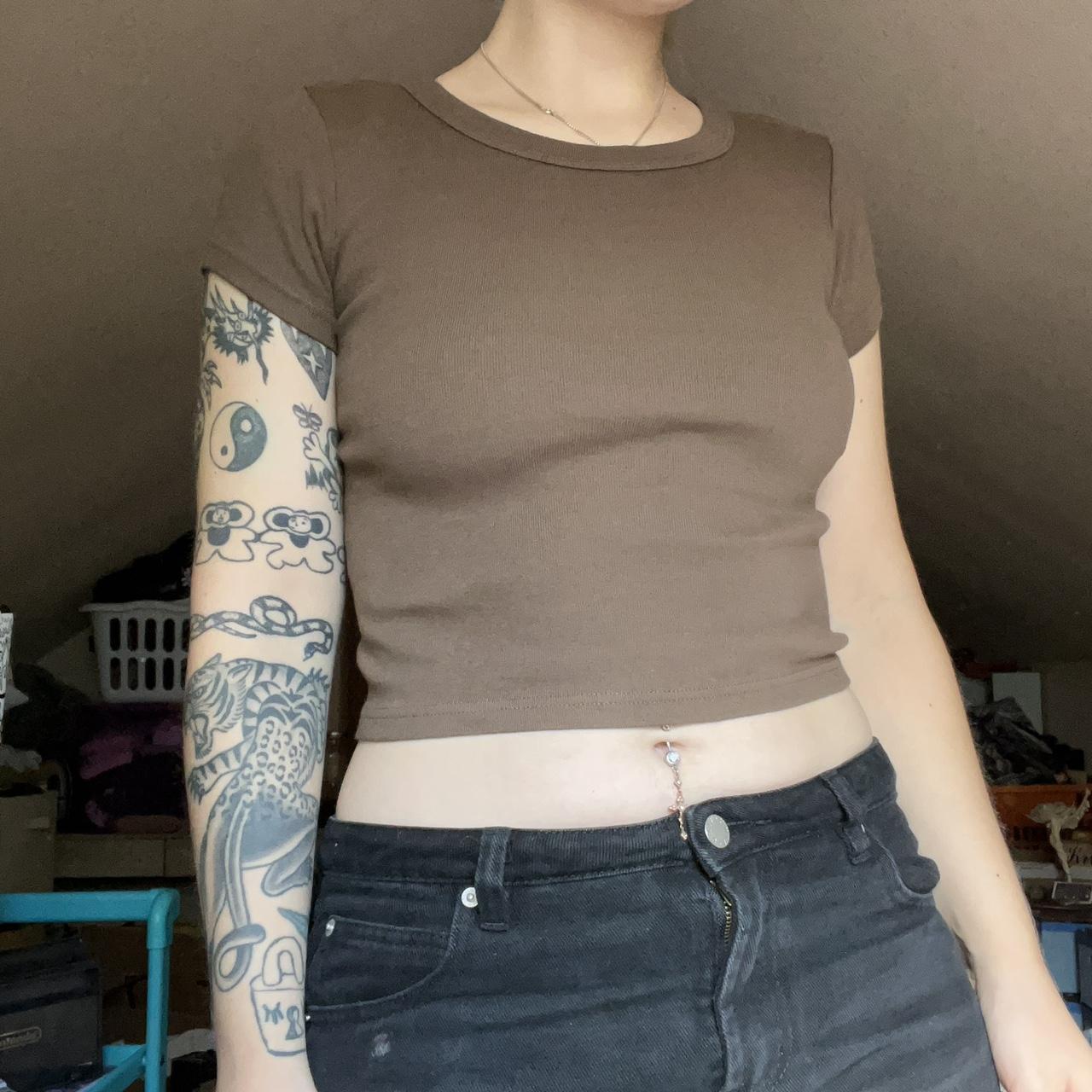 Brandy Melville brown crop baby tee. 14” pit to pit... Depop