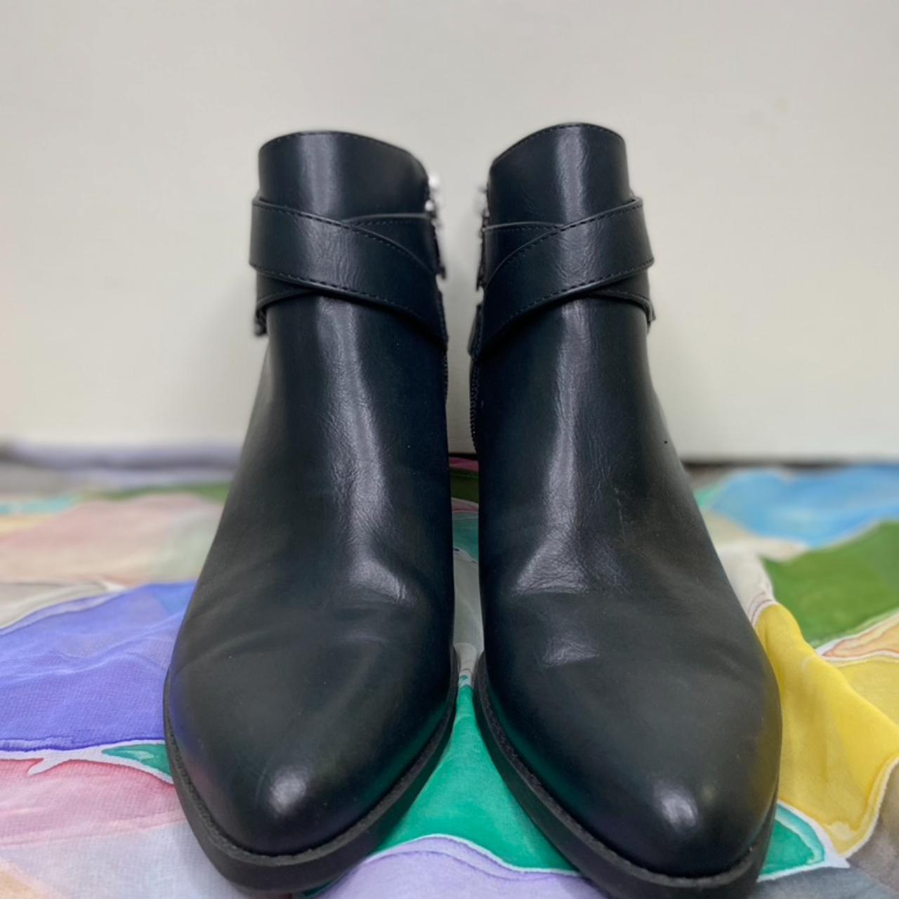 Guess Women's Black Boots | Depop