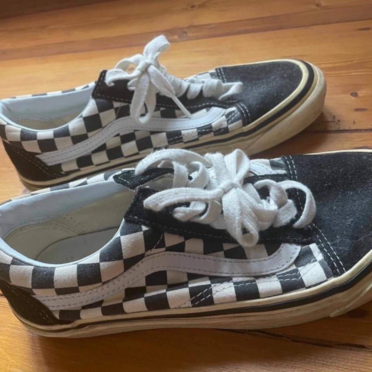 Vans style 36 hot sale trainers in checkerboard