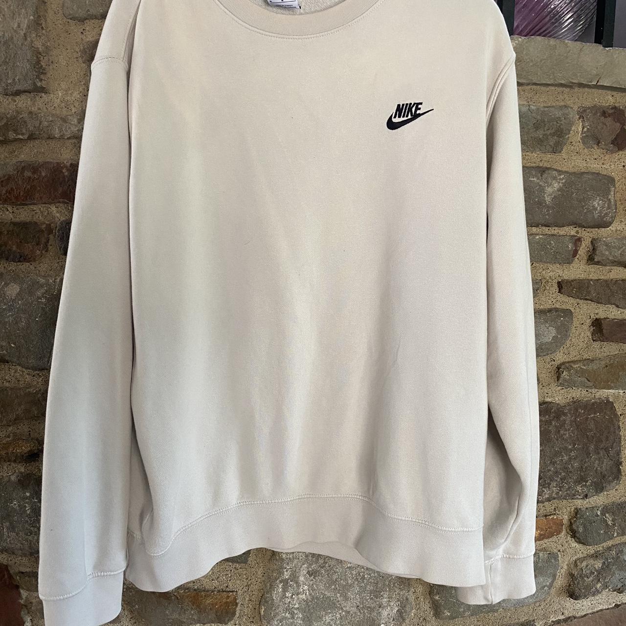 nike cream crewneck sweatshirt