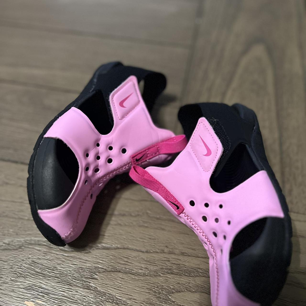 nike pink sandals