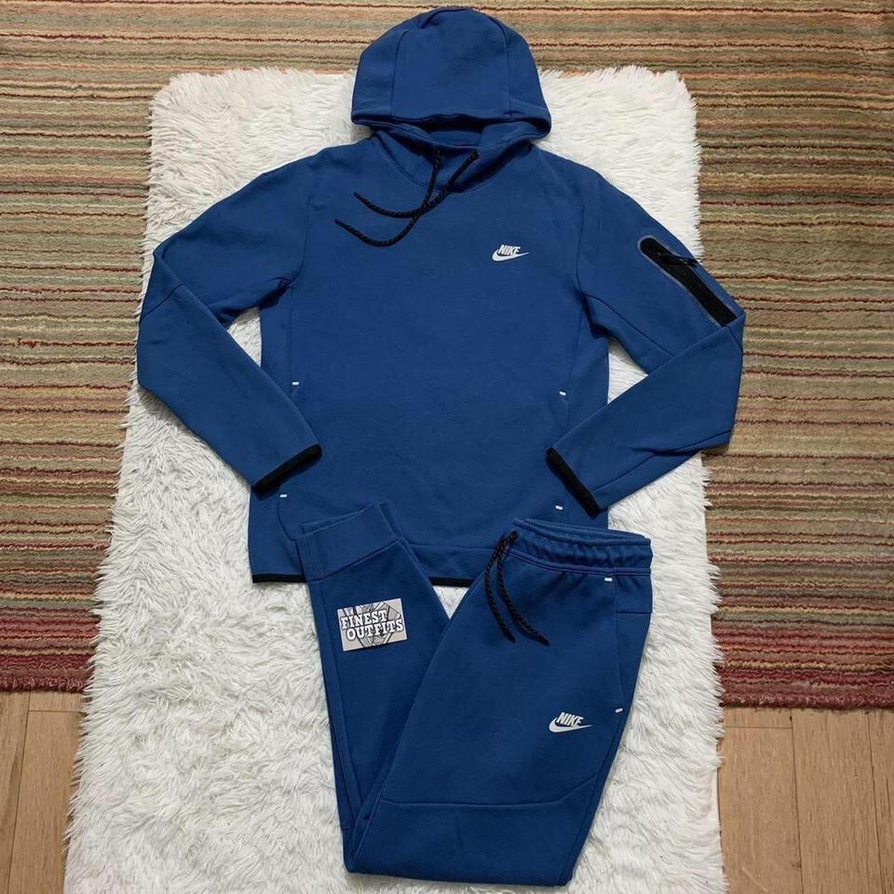 Royal blue hotsell nike sweat suit