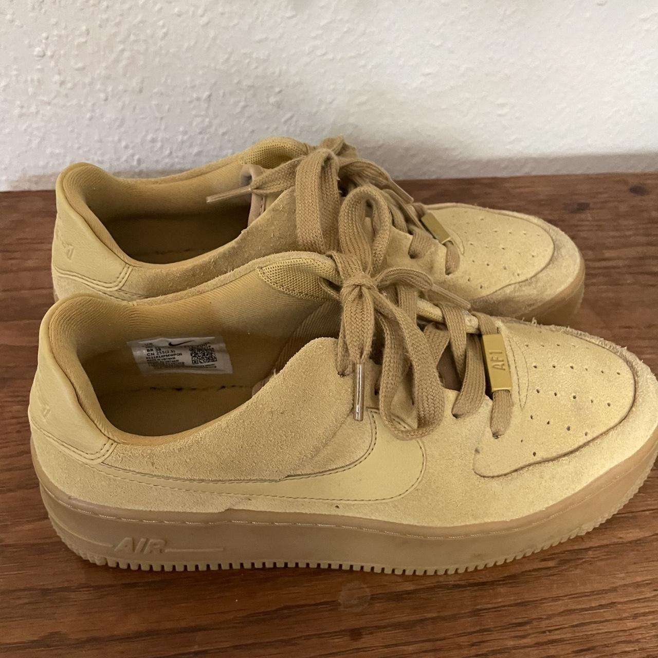 nike yellow air force 1 sage low trainers